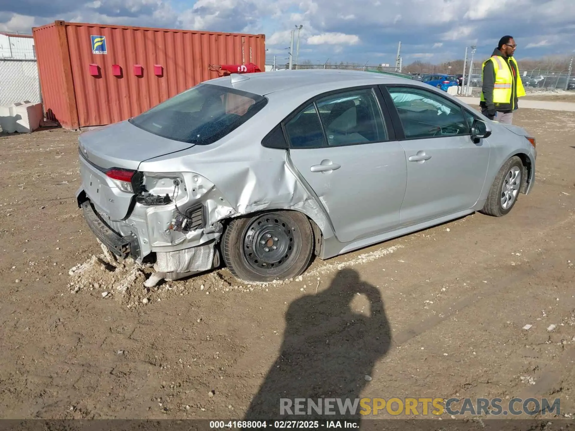 4 Photograph of a damaged car 5YFEPMAE3NP297460 TOYOTA COROLLA 2022