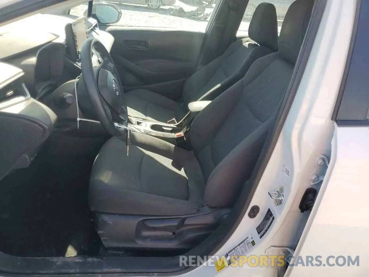 7 Photograph of a damaged car 5YFEPMAE3NP299001 TOYOTA COROLLA 2022