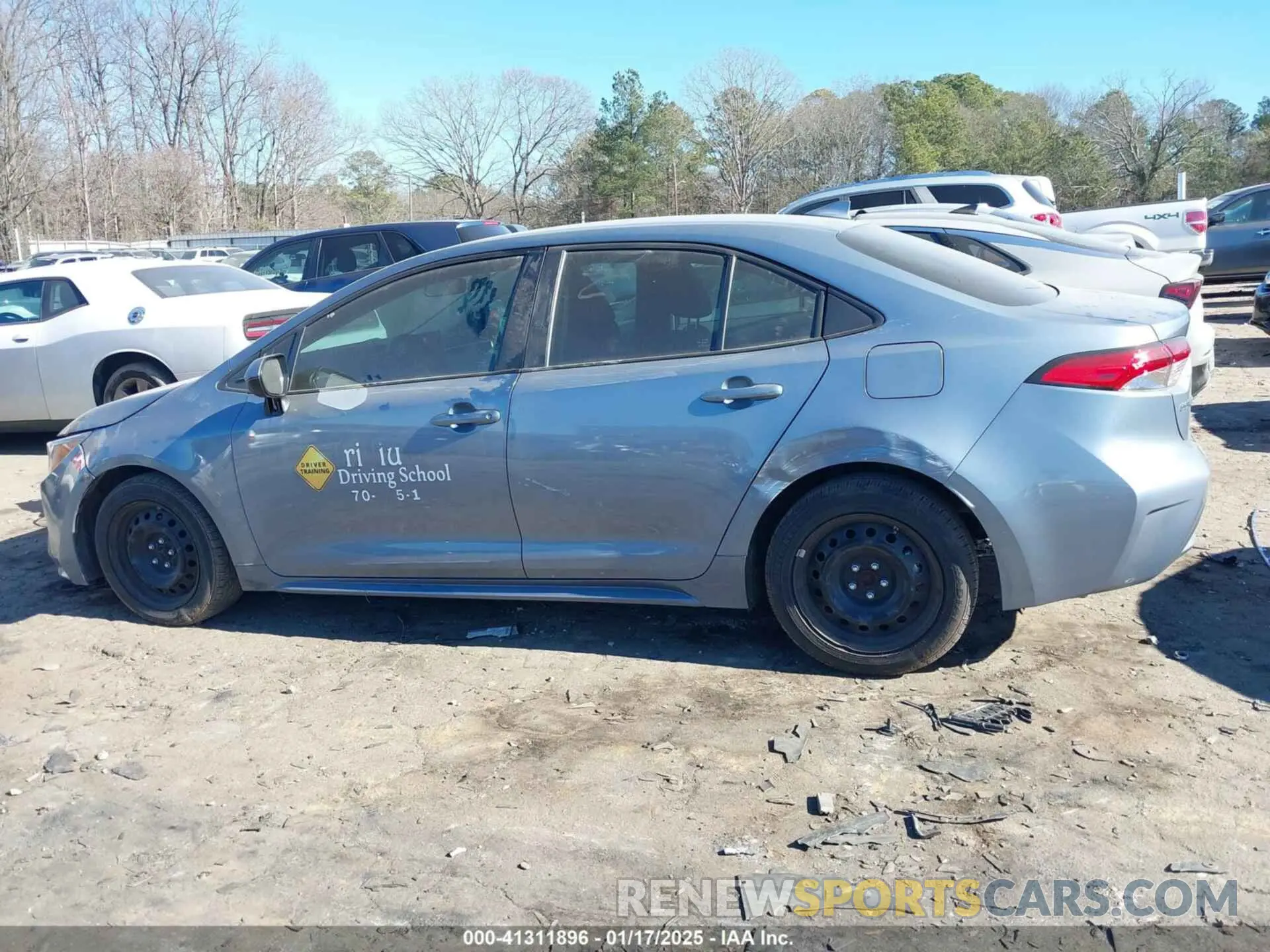 15 Photograph of a damaged car 5YFEPMAE3NP299757 TOYOTA COROLLA 2022