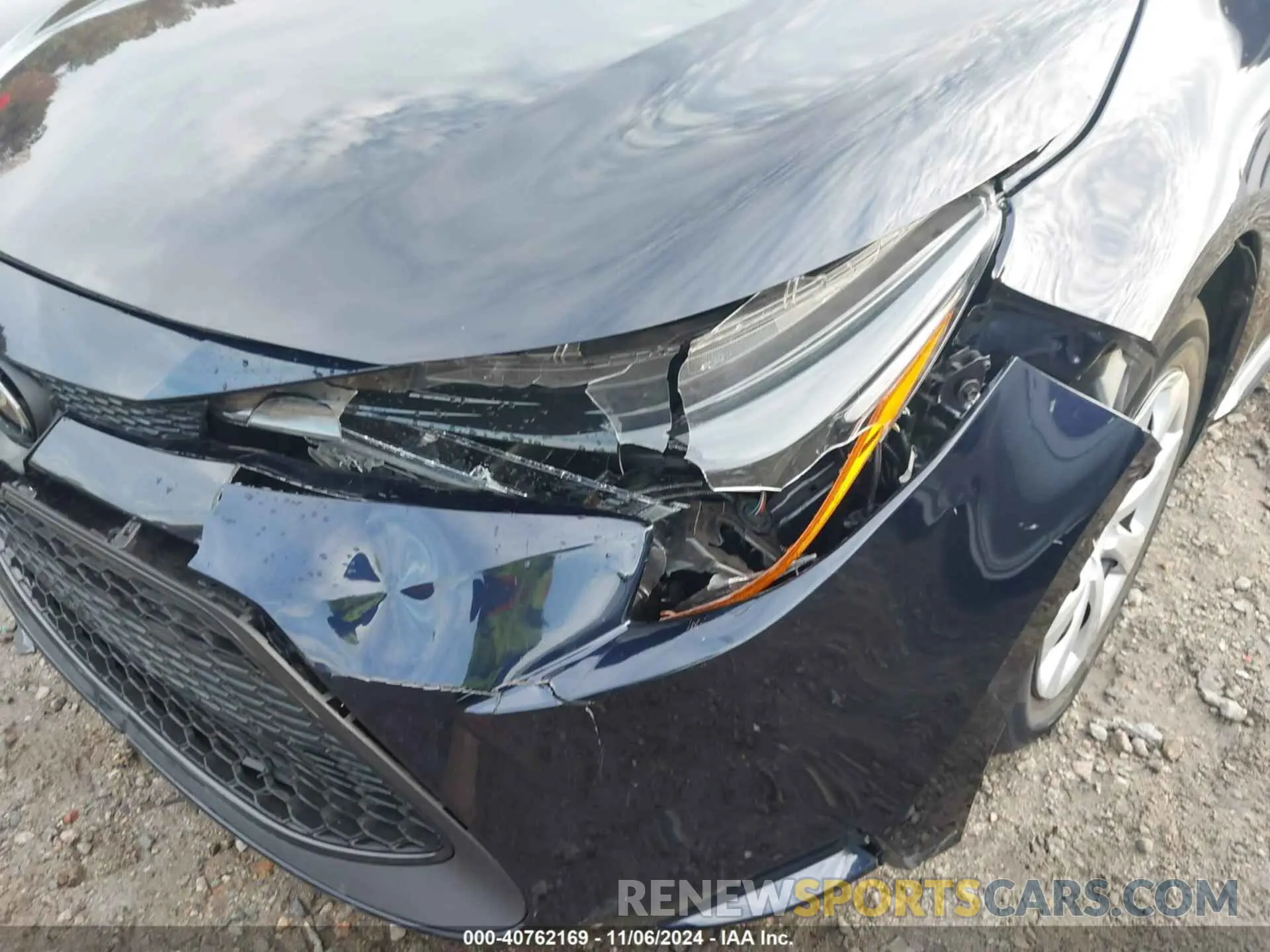 17 Photograph of a damaged car 5YFEPMAE3NP306822 TOYOTA COROLLA 2022