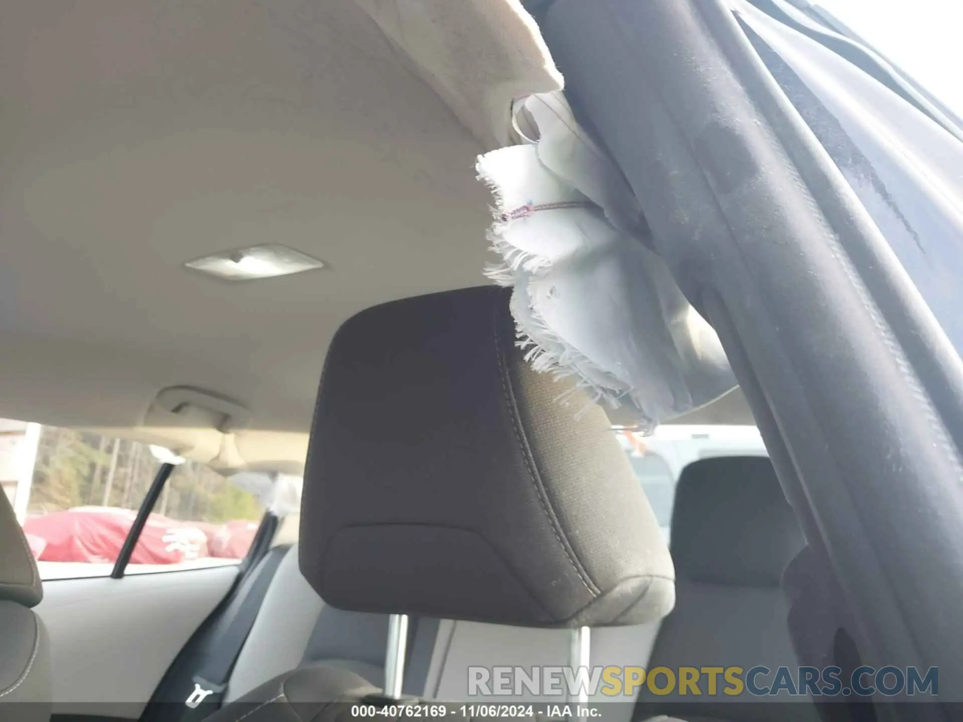 19 Photograph of a damaged car 5YFEPMAE3NP306822 TOYOTA COROLLA 2022