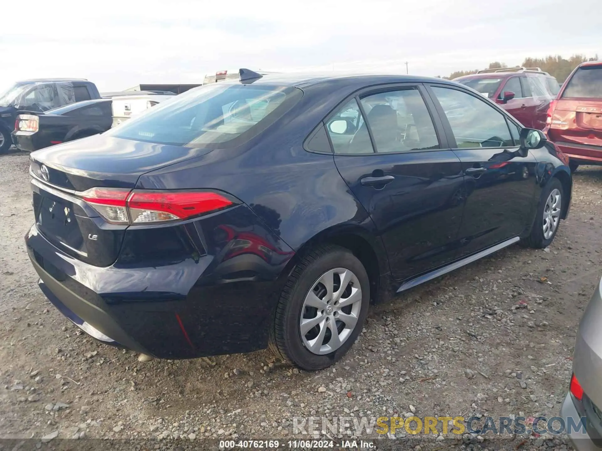 4 Photograph of a damaged car 5YFEPMAE3NP306822 TOYOTA COROLLA 2022