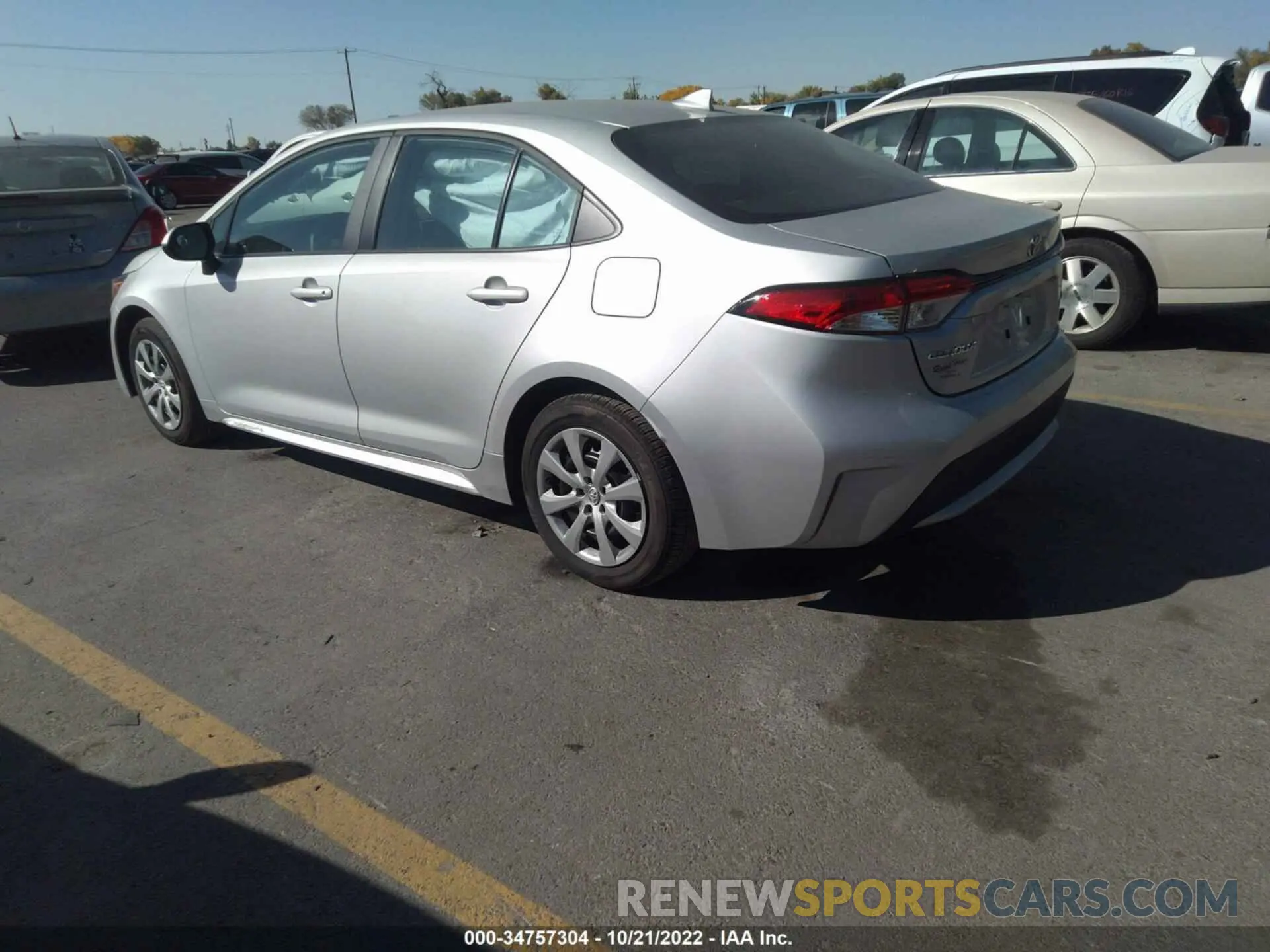 3 Photograph of a damaged car 5YFEPMAE3NP313673 TOYOTA COROLLA 2022