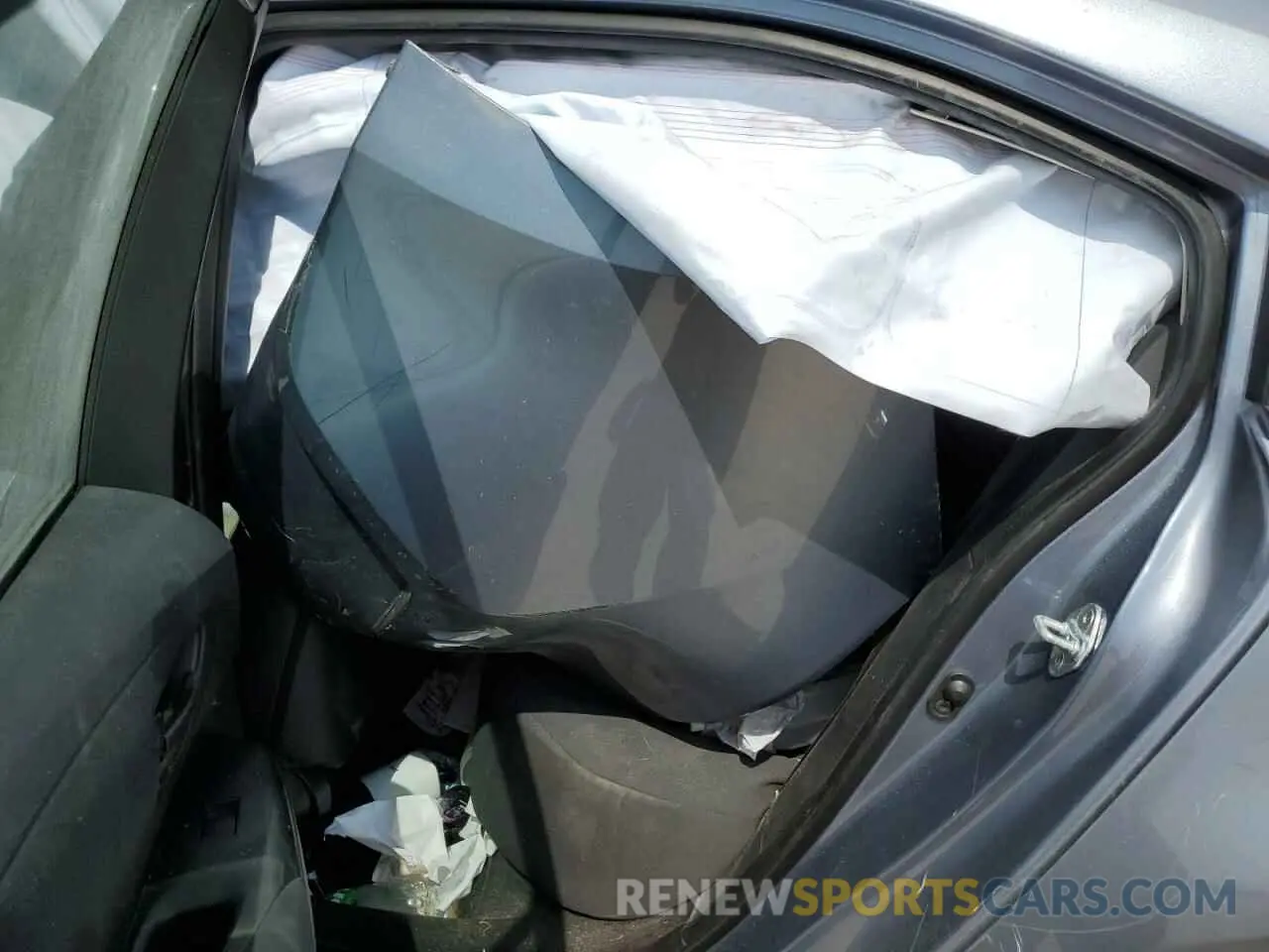 10 Photograph of a damaged car 5YFEPMAE3NP323748 TOYOTA COROLLA 2022