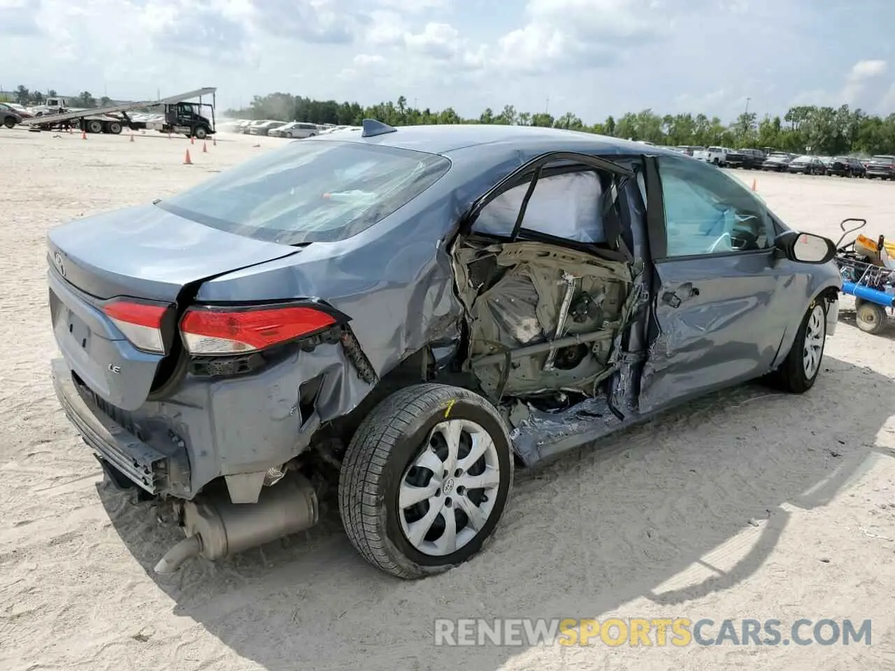 3 Photograph of a damaged car 5YFEPMAE3NP323748 TOYOTA COROLLA 2022