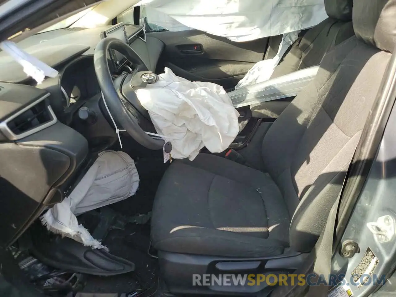 7 Photograph of a damaged car 5YFEPMAE3NP323748 TOYOTA COROLLA 2022
