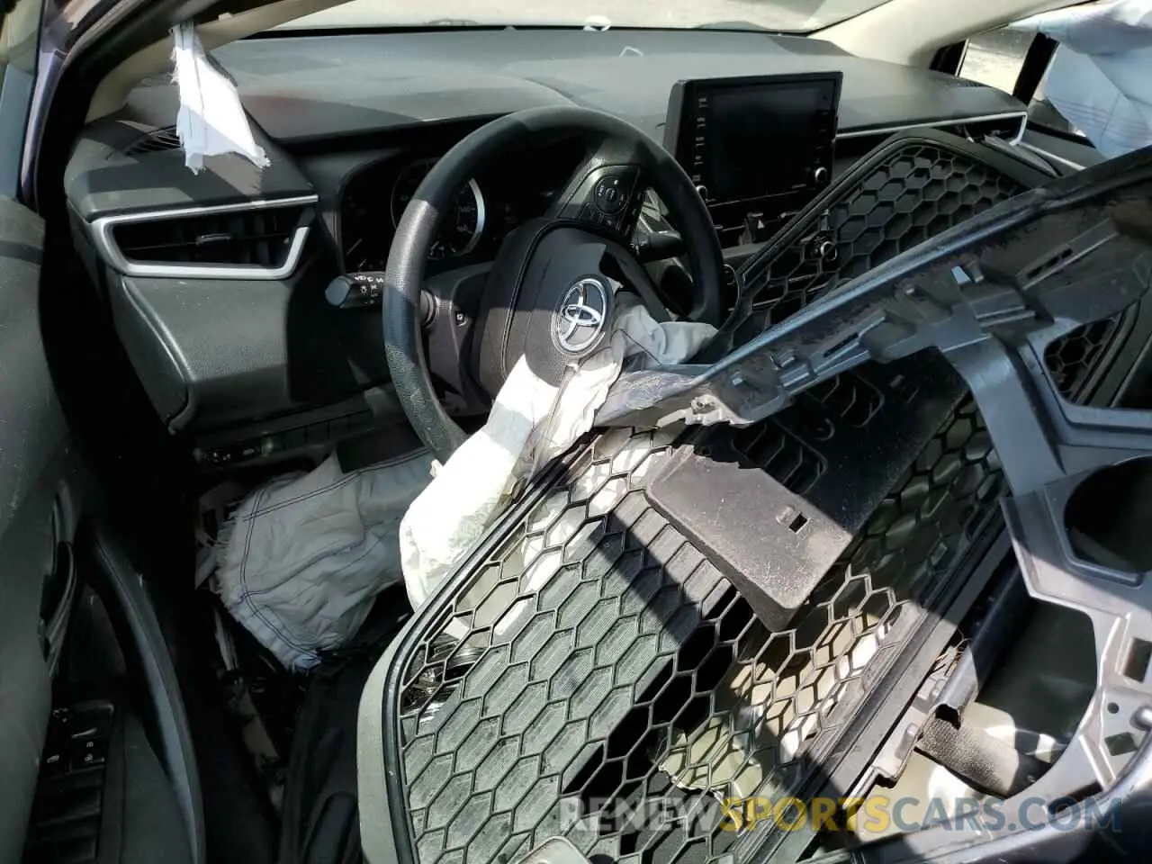8 Photograph of a damaged car 5YFEPMAE3NP323748 TOYOTA COROLLA 2022