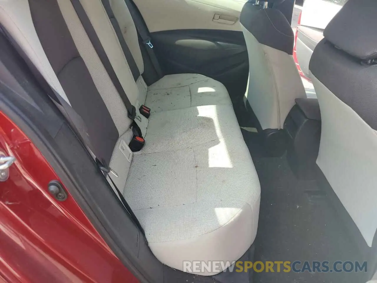 10 Photograph of a damaged car 5YFEPMAE3NP329596 TOYOTA COROLLA 2022
