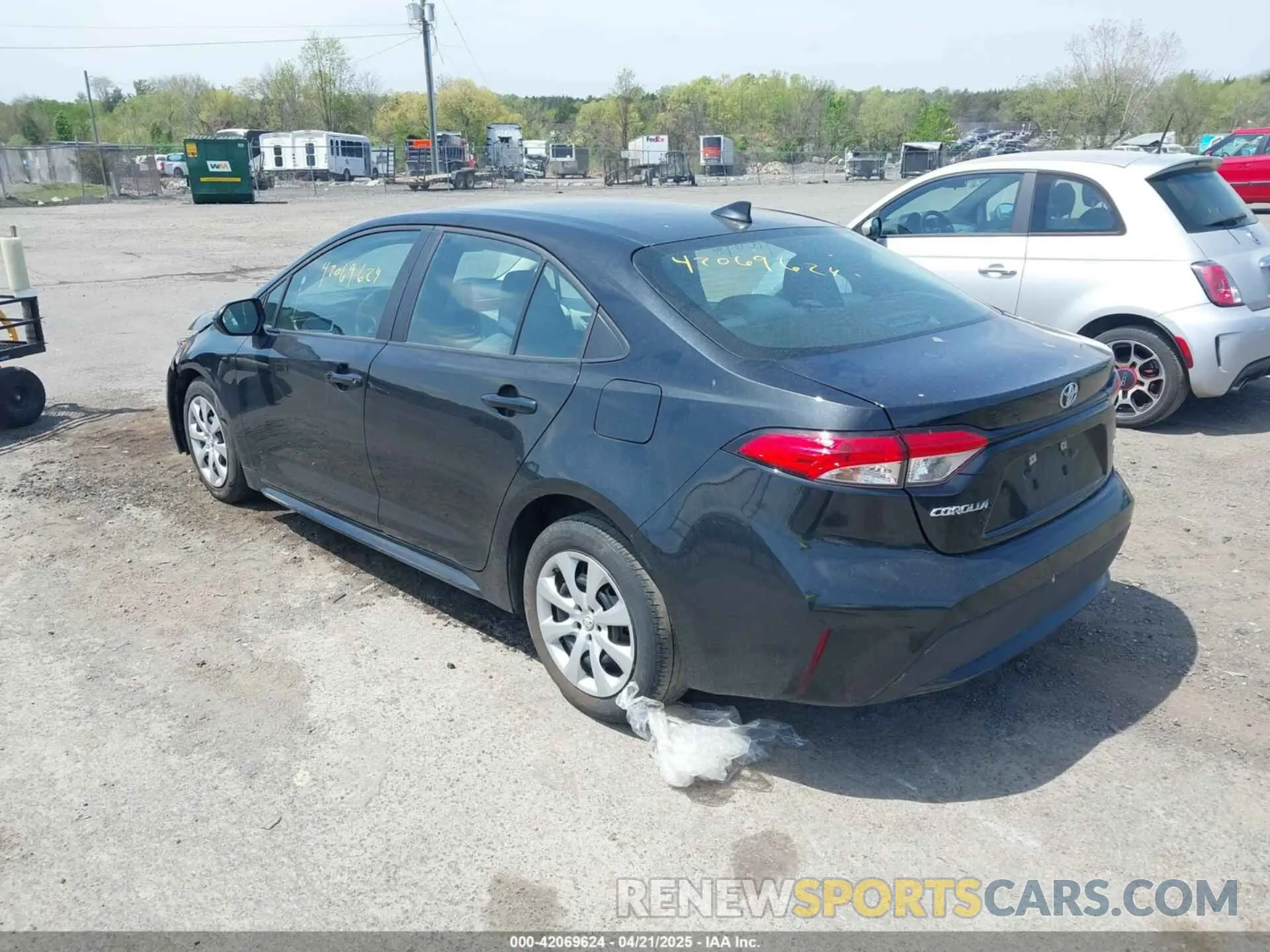 3 Photograph of a damaged car 5YFEPMAE3NP339299 TOYOTA COROLLA 2022