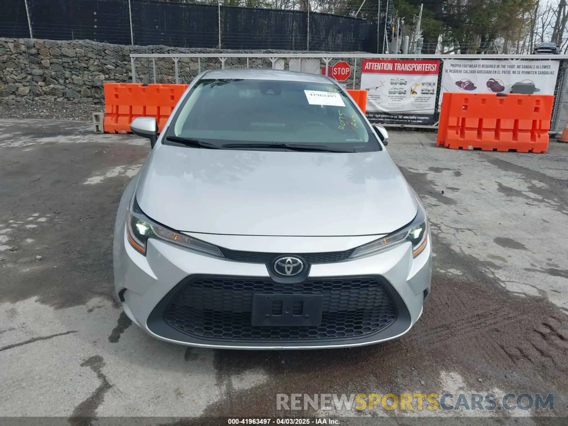 12 Photograph of a damaged car 5YFEPMAE3NP339562 TOYOTA COROLLA 2022
