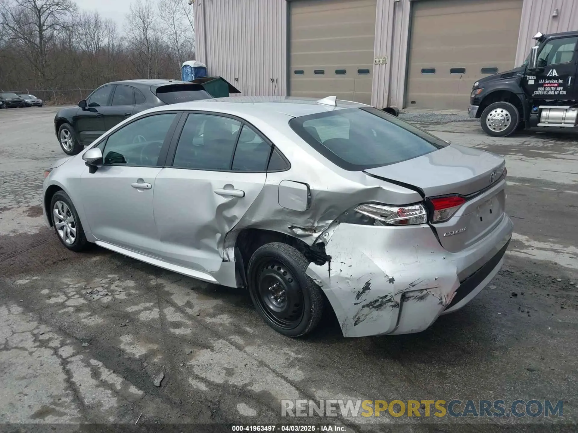 3 Photograph of a damaged car 5YFEPMAE3NP339562 TOYOTA COROLLA 2022