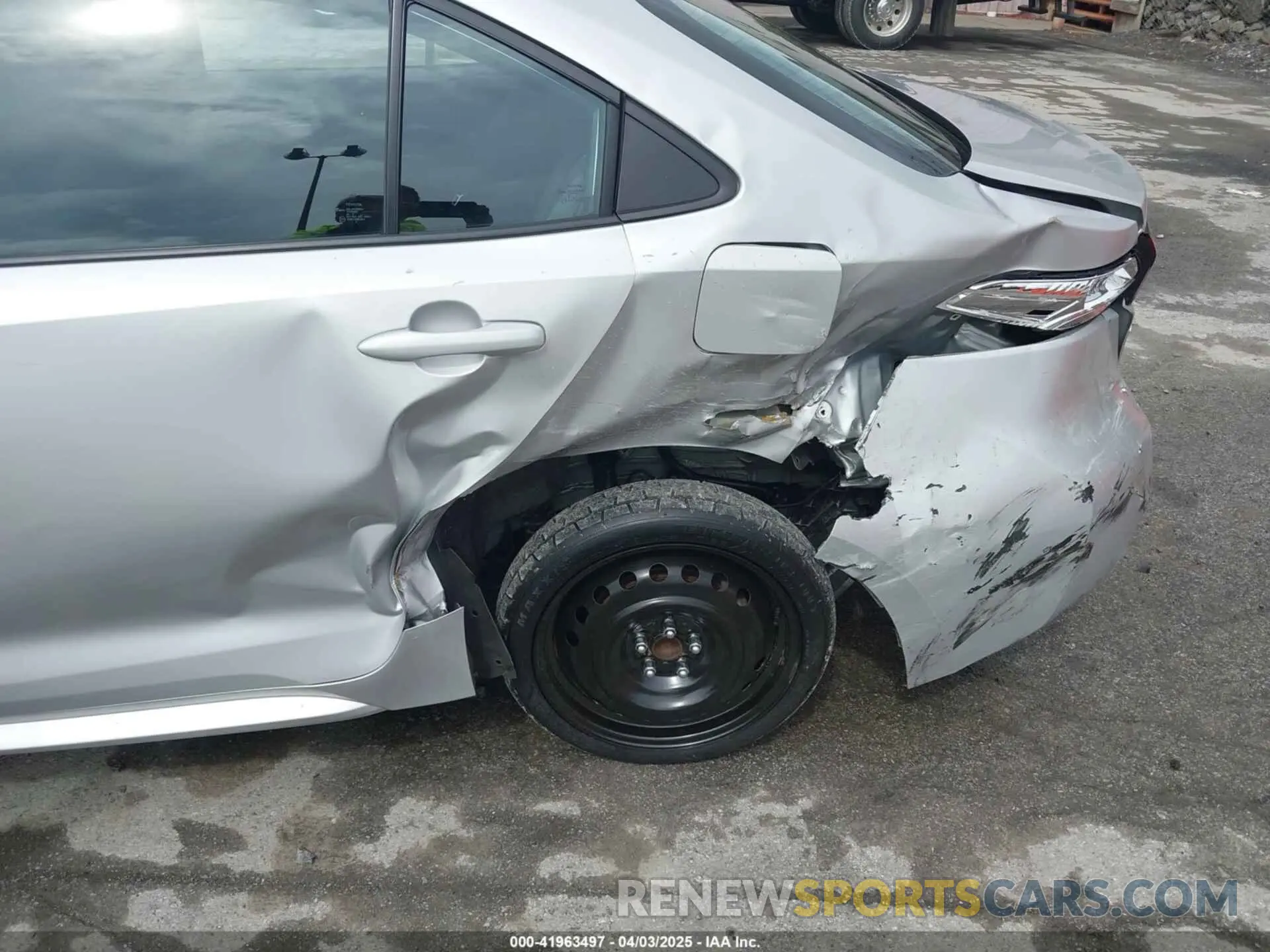 6 Photograph of a damaged car 5YFEPMAE3NP339562 TOYOTA COROLLA 2022