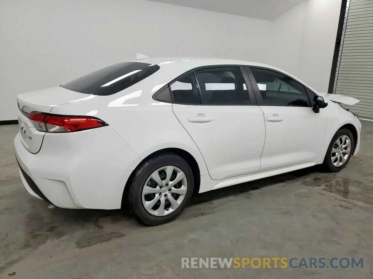 3 Photograph of a damaged car 5YFEPMAE3NP346835 TOYOTA COROLLA 2022