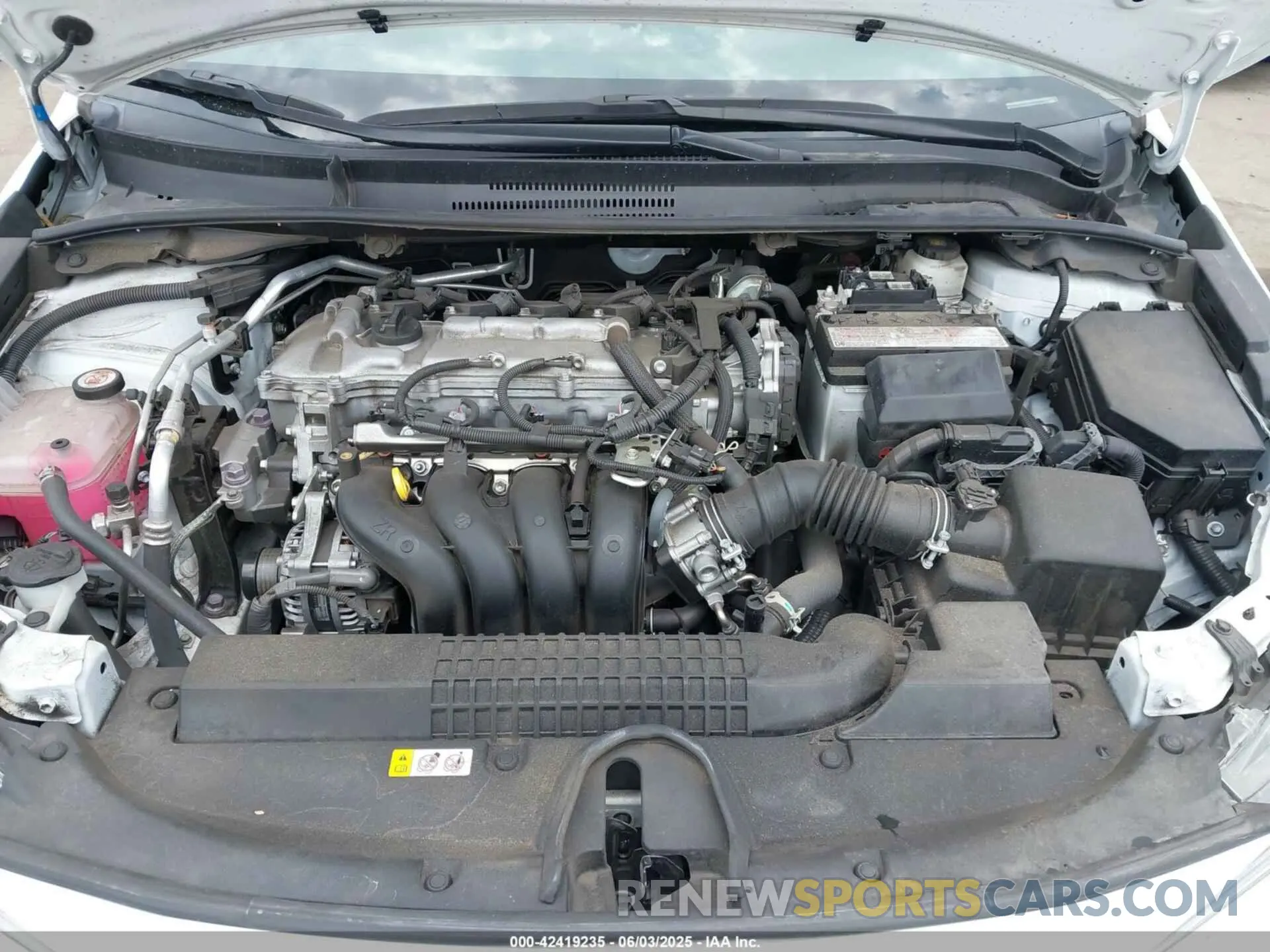 10 Photograph of a damaged car 5YFEPMAE3NP348813 TOYOTA COROLLA 2022