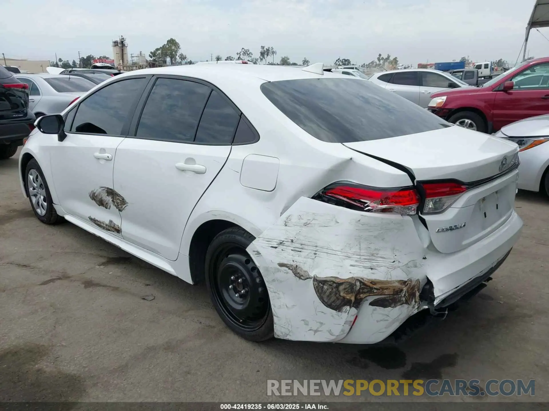 3 Photograph of a damaged car 5YFEPMAE3NP348813 TOYOTA COROLLA 2022