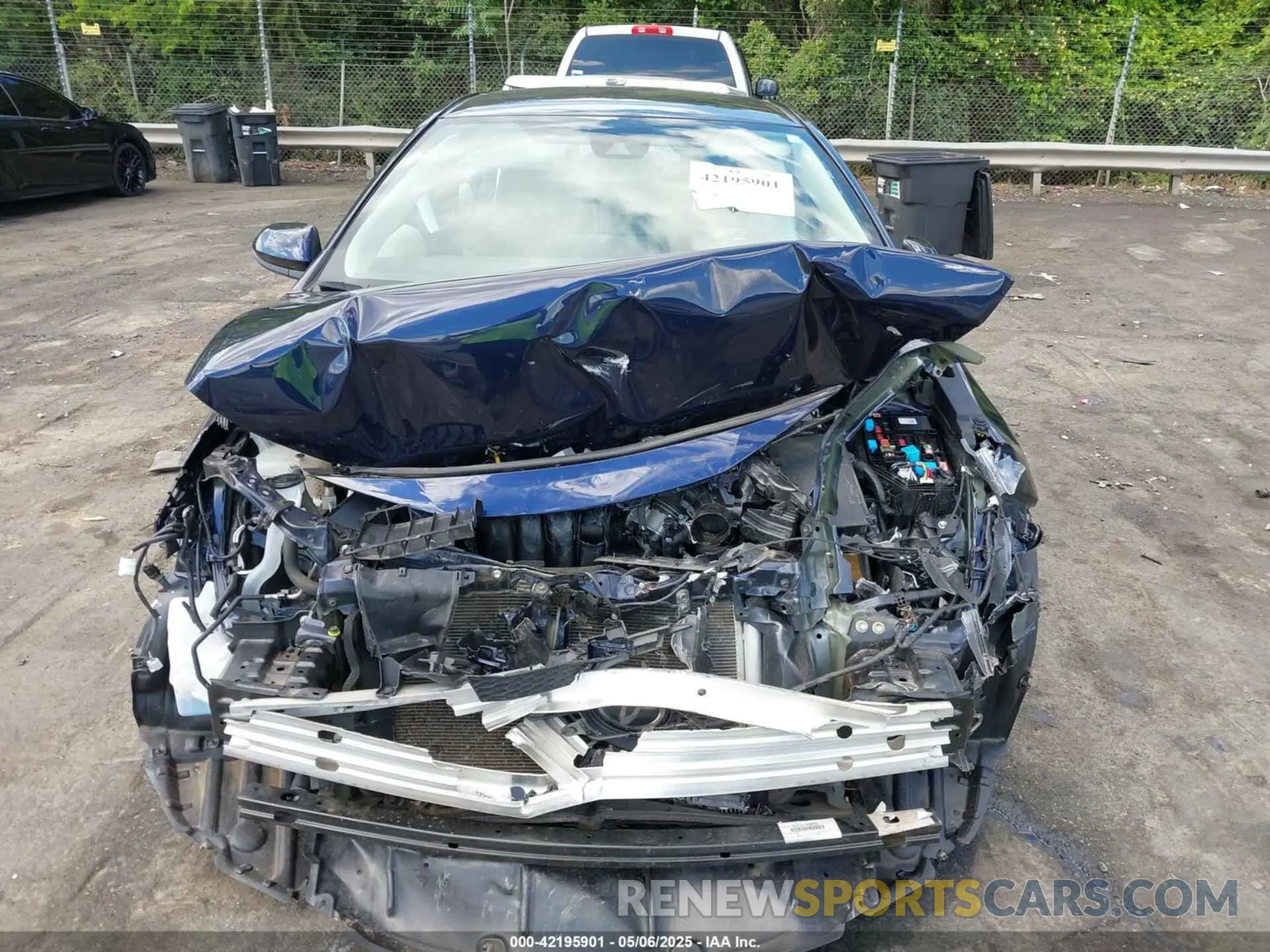 12 Photograph of a damaged car 5YFEPMAE3NP356037 TOYOTA COROLLA 2022