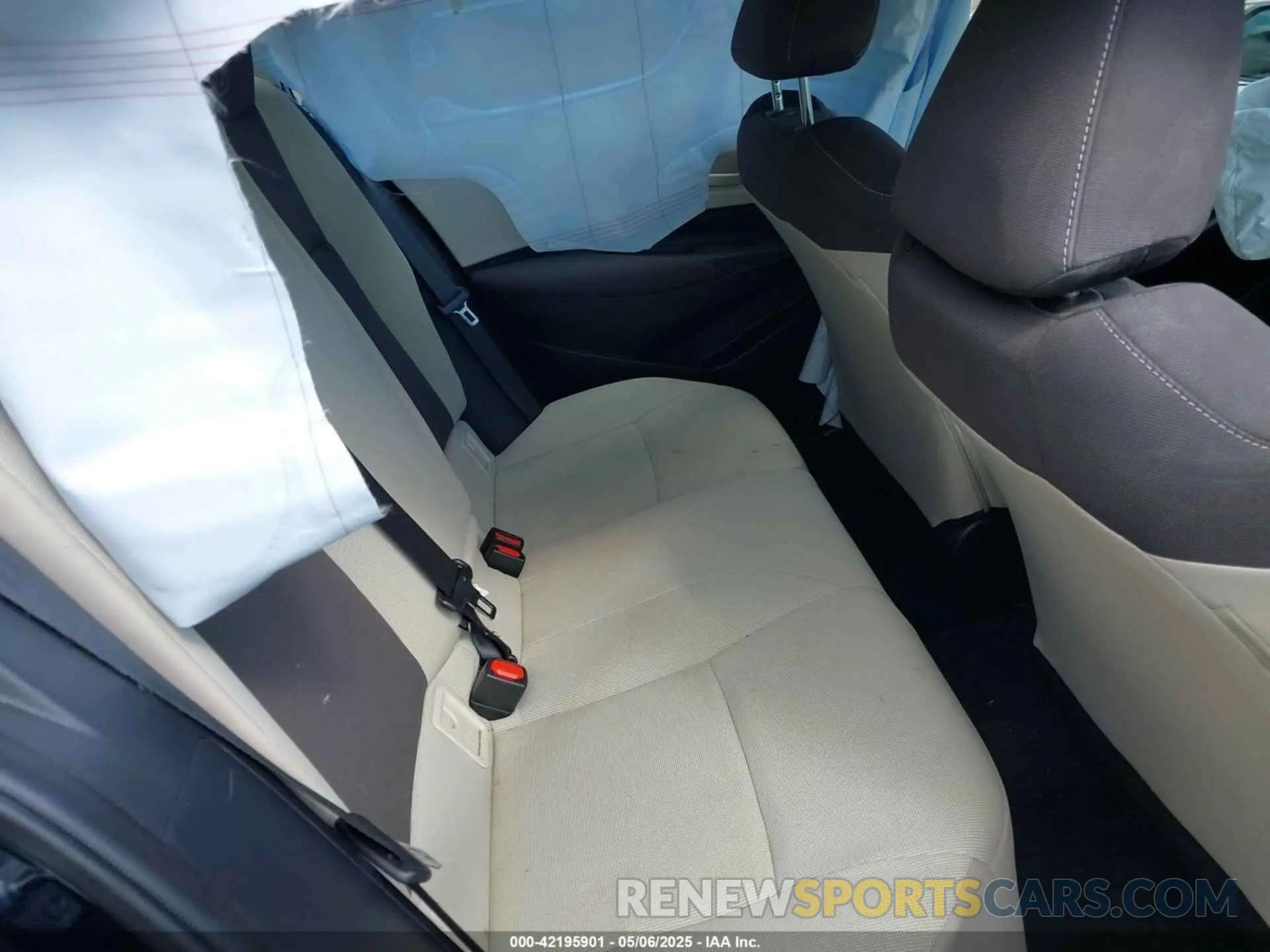 8 Photograph of a damaged car 5YFEPMAE3NP356037 TOYOTA COROLLA 2022