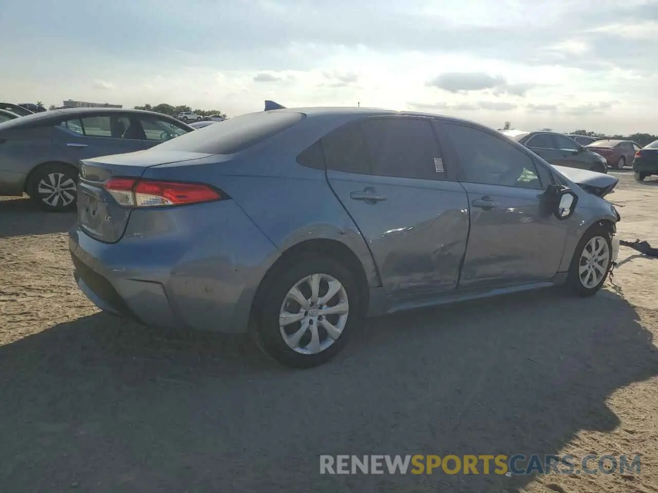 3 Photograph of a damaged car 5YFEPMAE3NP366552 TOYOTA COROLLA 2022