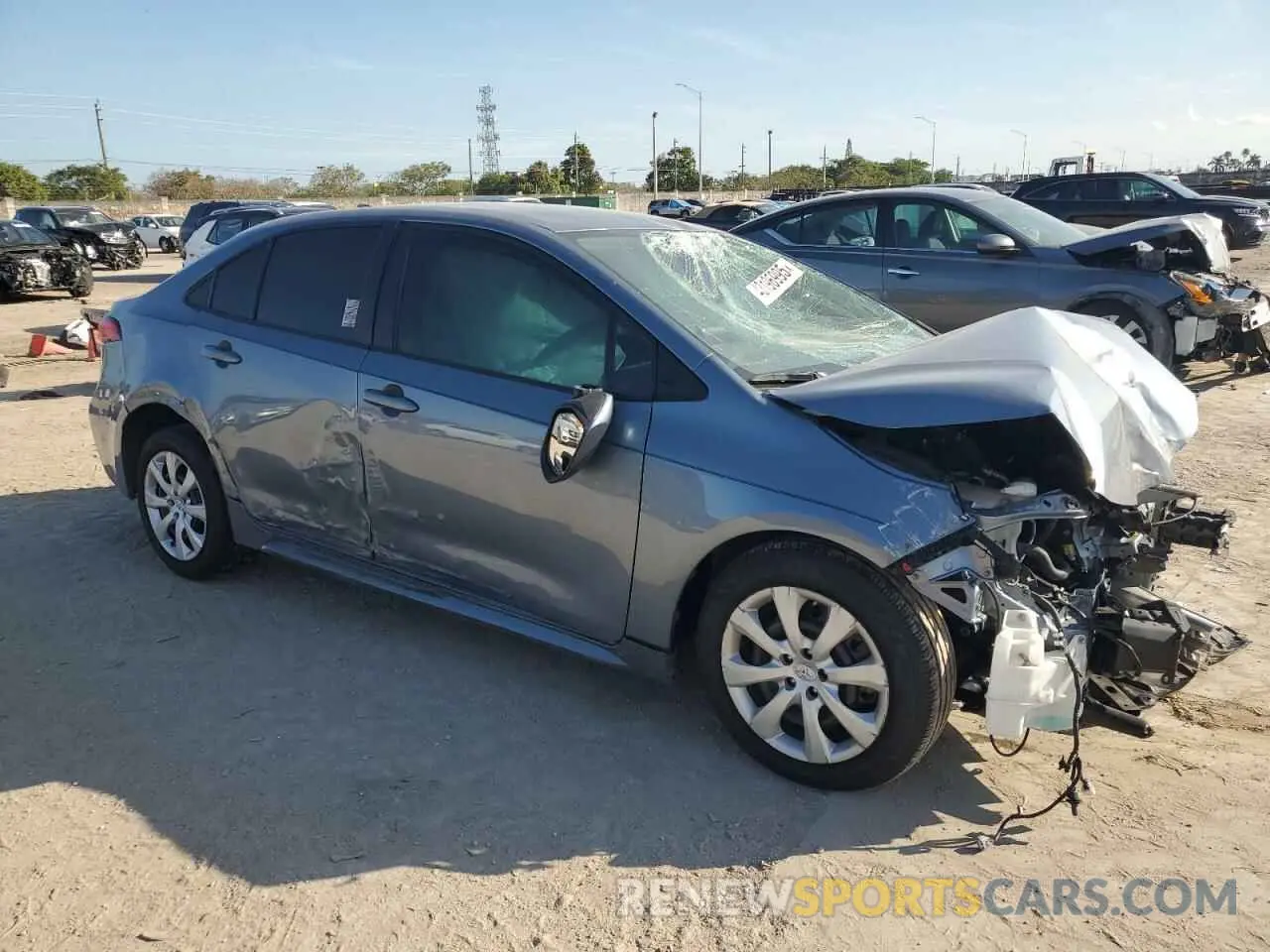 4 Photograph of a damaged car 5YFEPMAE3NP366552 TOYOTA COROLLA 2022