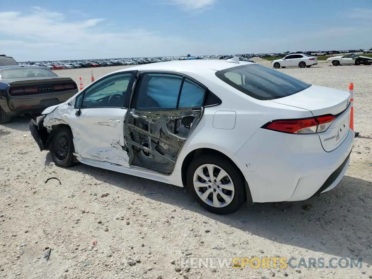 2 Photograph of a damaged car 5YFEPMAE3NP366888 TOYOTA COROLLA 2022