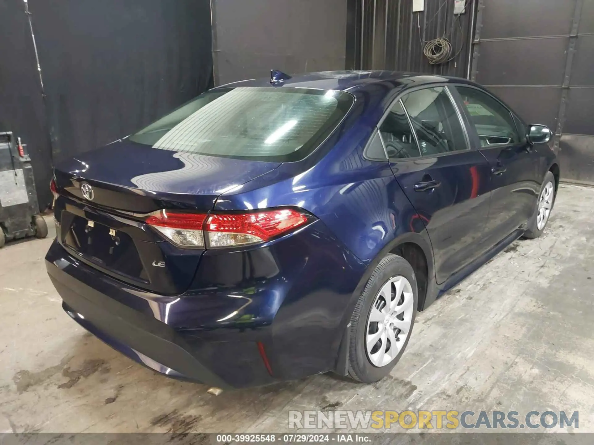 4 Photograph of a damaged car 5YFEPMAE3NP367667 TOYOTA COROLLA 2022
