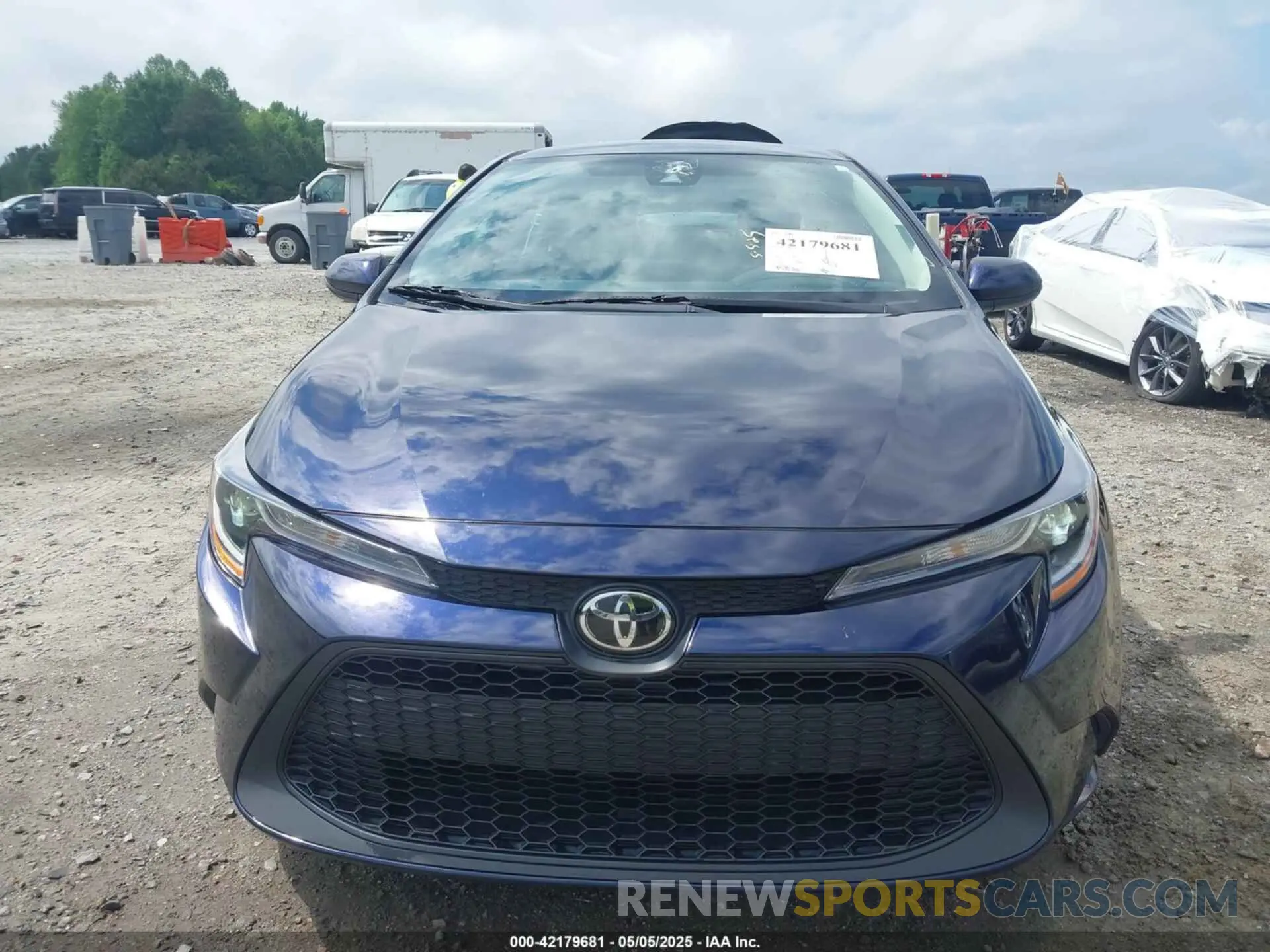12 Photograph of a damaged car 5YFEPMAE3NP371086 TOYOTA COROLLA 2022