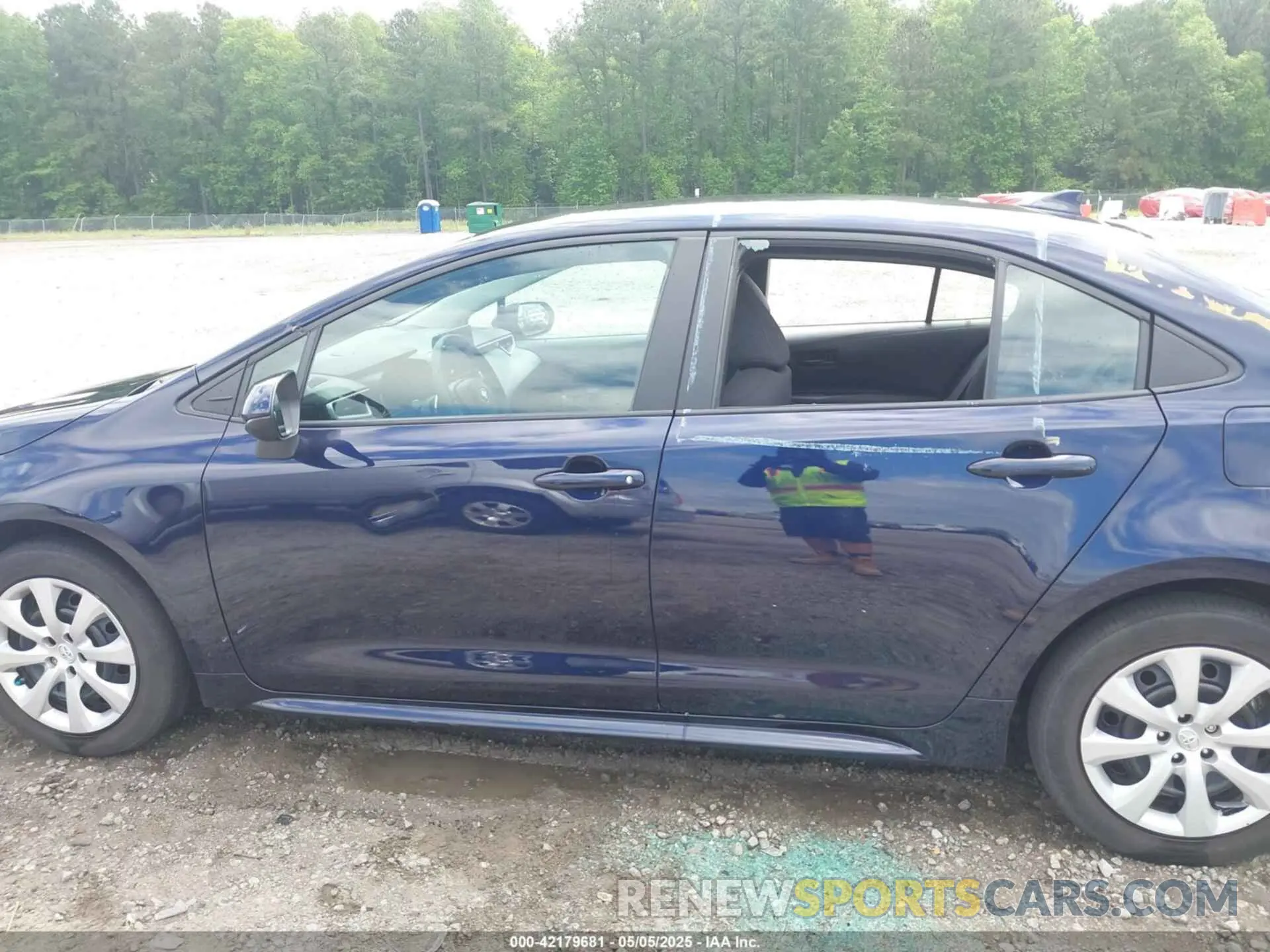 14 Photograph of a damaged car 5YFEPMAE3NP371086 TOYOTA COROLLA 2022