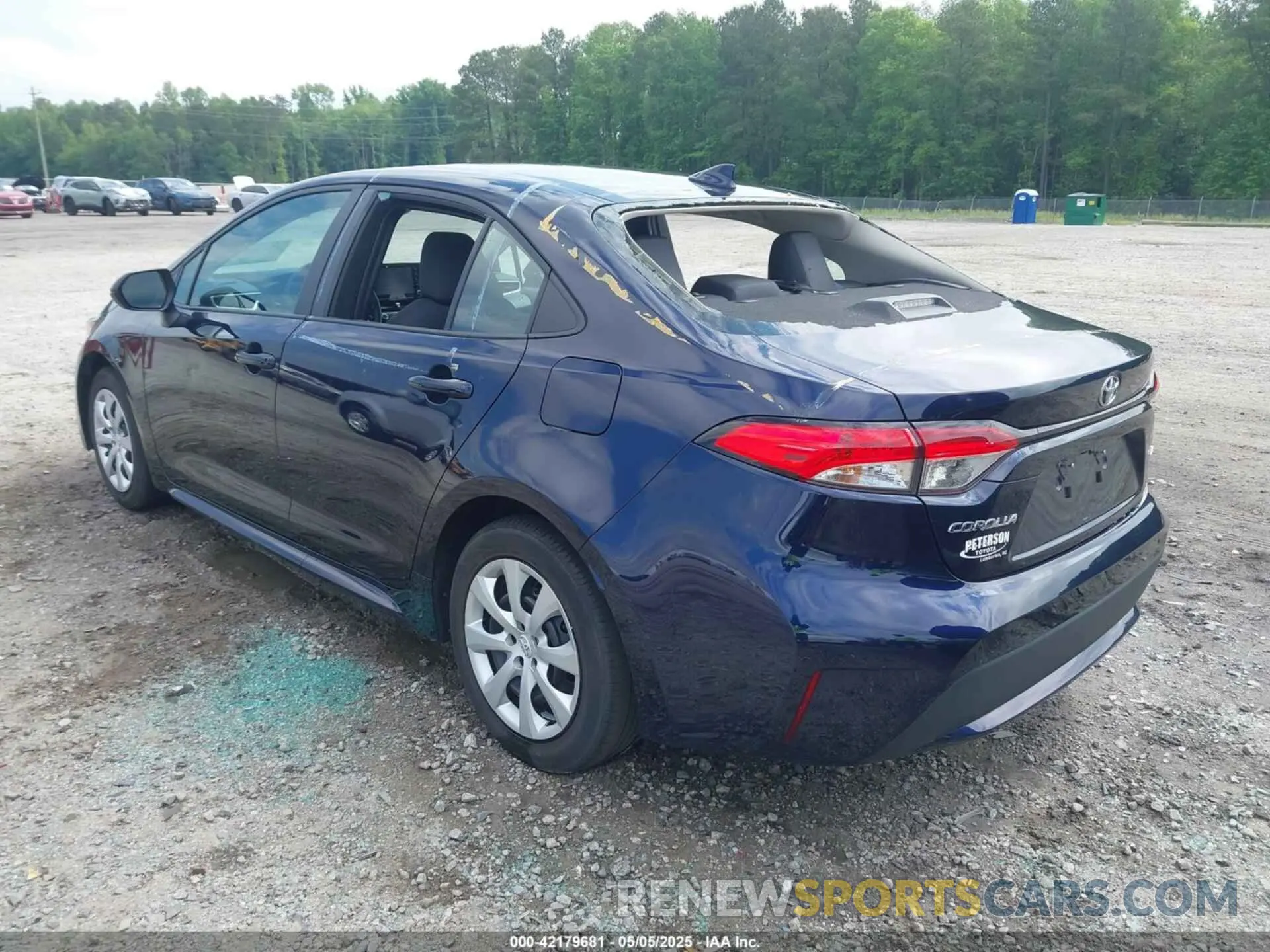 3 Photograph of a damaged car 5YFEPMAE3NP371086 TOYOTA COROLLA 2022