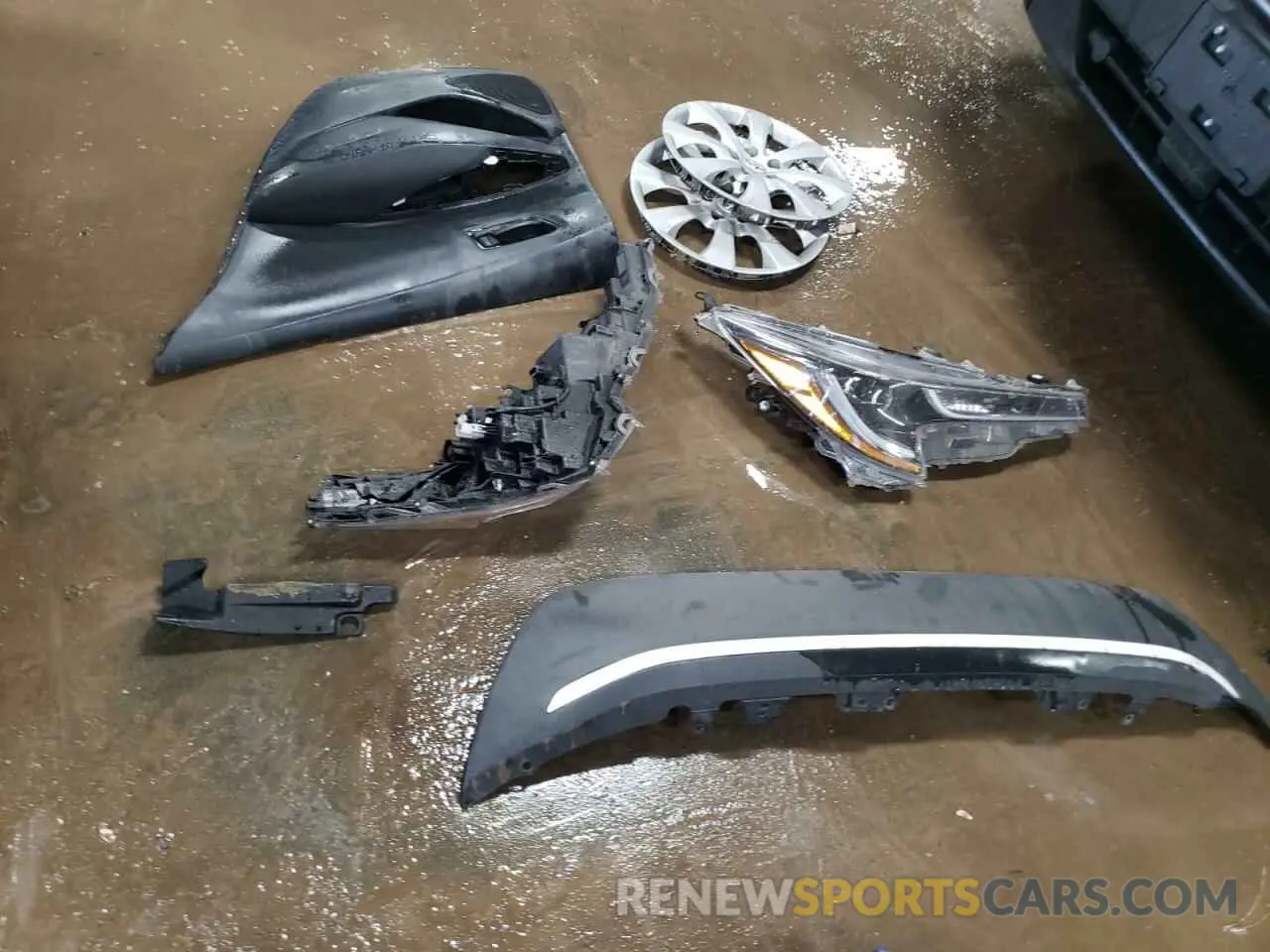 12 Photograph of a damaged car 5YFEPMAE3NP373453 TOYOTA COROLLA 2022