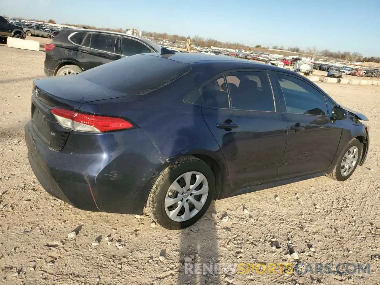 3 Photograph of a damaged car 5YFEPMAE3NP377597 TOYOTA COROLLA 2022