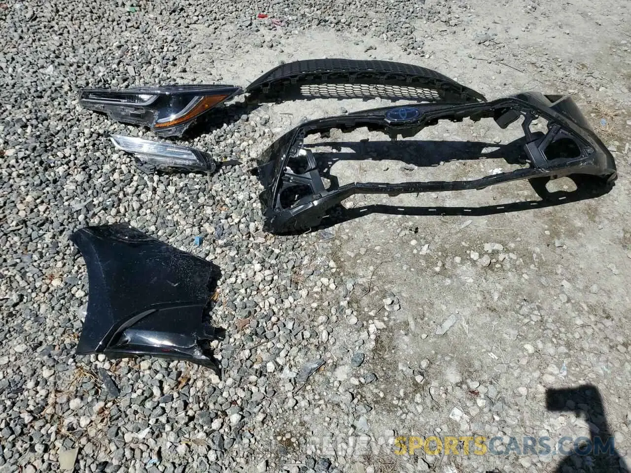 14 Photograph of a damaged car 5YFEPMAE3NP382864 TOYOTA COROLLA 2022