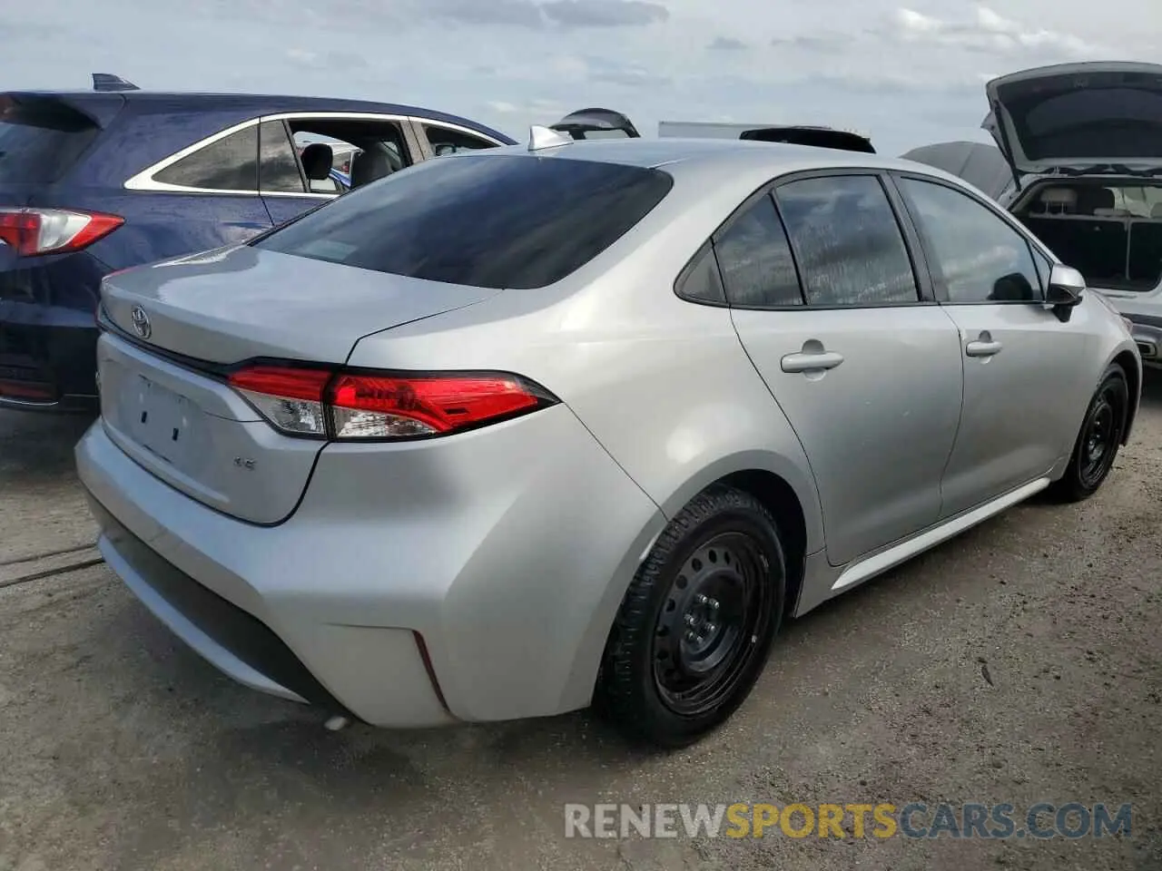 3 Photograph of a damaged car 5YFEPMAE3NP383464 TOYOTA COROLLA 2022