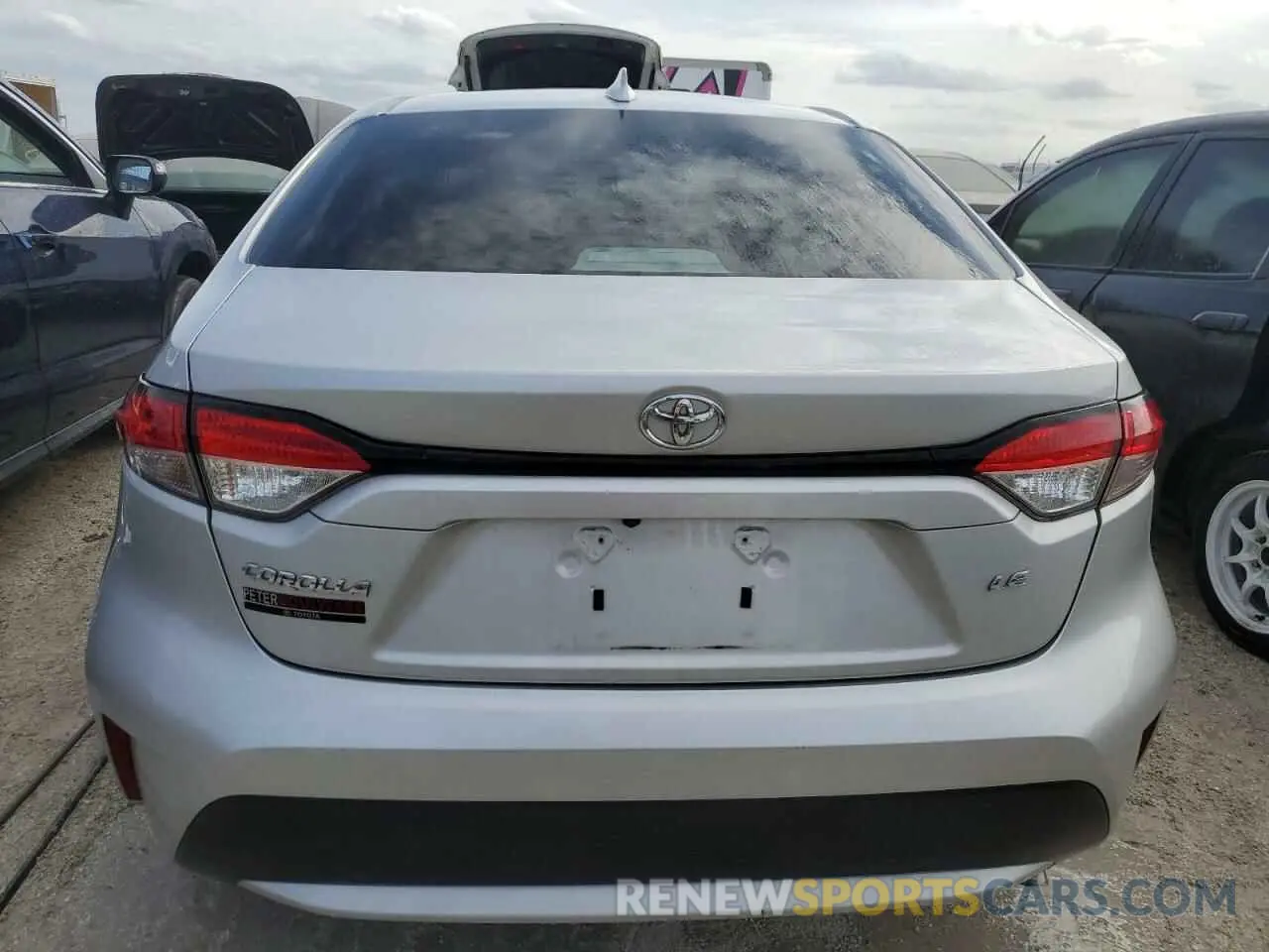 6 Photograph of a damaged car 5YFEPMAE3NP383464 TOYOTA COROLLA 2022