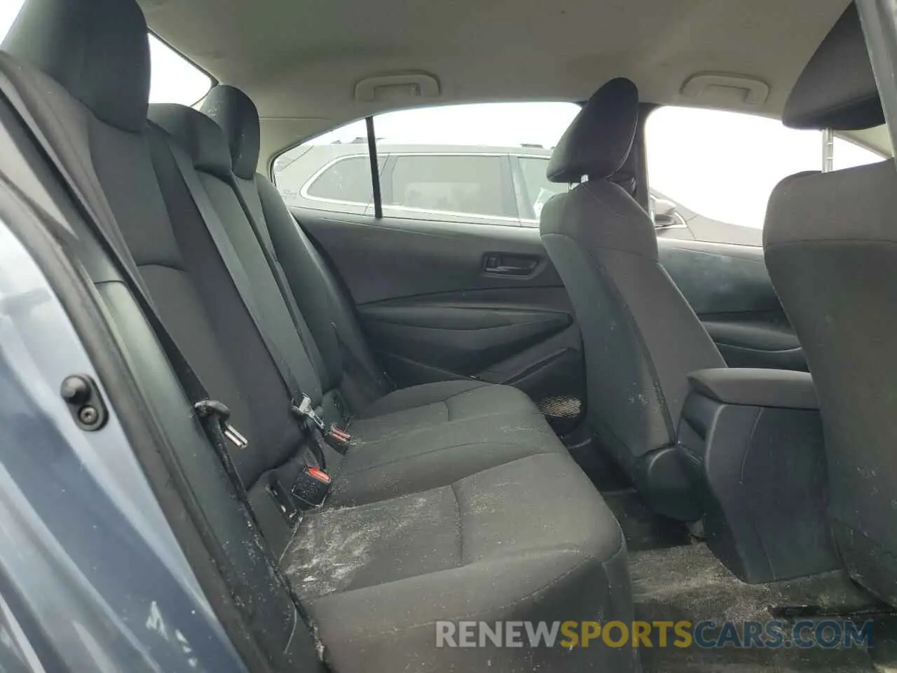 10 Photograph of a damaged car 5YFEPMAE3NP385747 TOYOTA COROLLA 2022