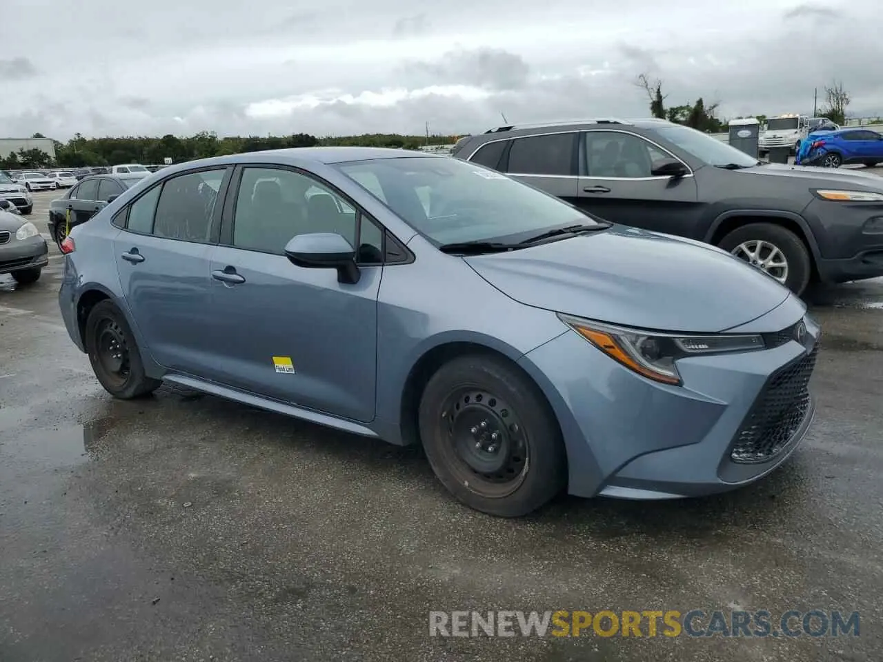 4 Photograph of a damaged car 5YFEPMAE3NP385747 TOYOTA COROLLA 2022