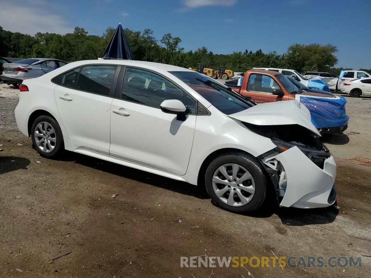 4 Photograph of a damaged car 5YFEPMAE4NP272244 TOYOTA COROLLA 2022