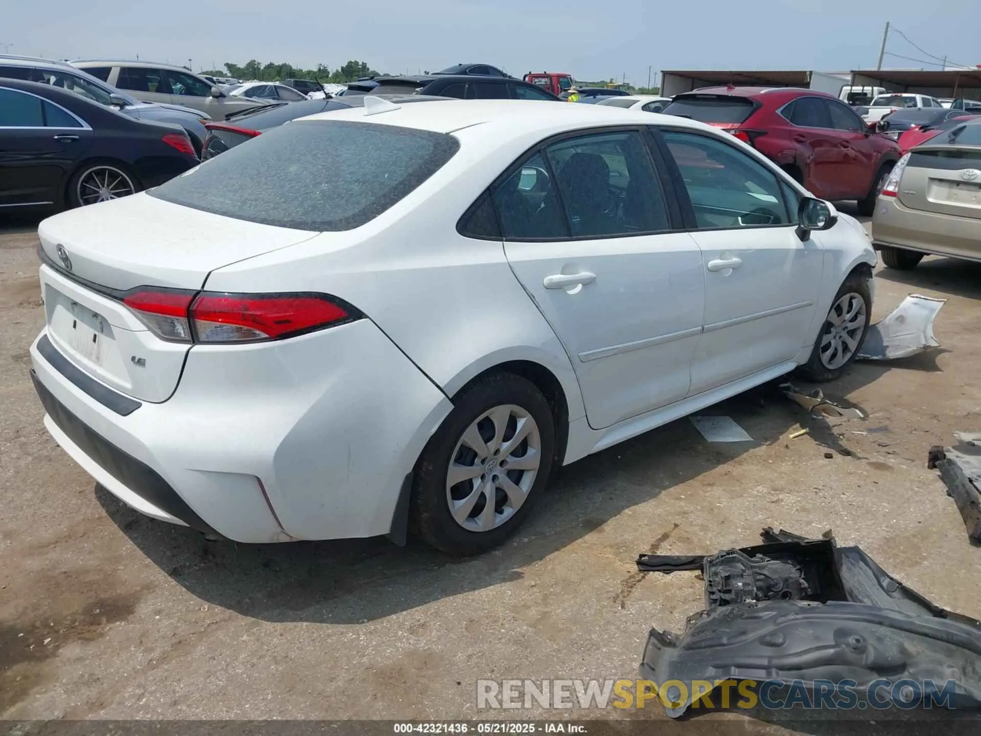 4 Photograph of a damaged car 5YFEPMAE4NP273409 TOYOTA COROLLA 2022