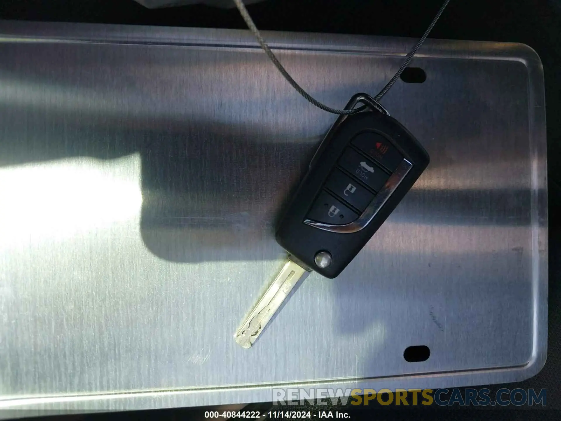 11 Photograph of a damaged car 5YFEPMAE4NP274723 TOYOTA COROLLA 2022