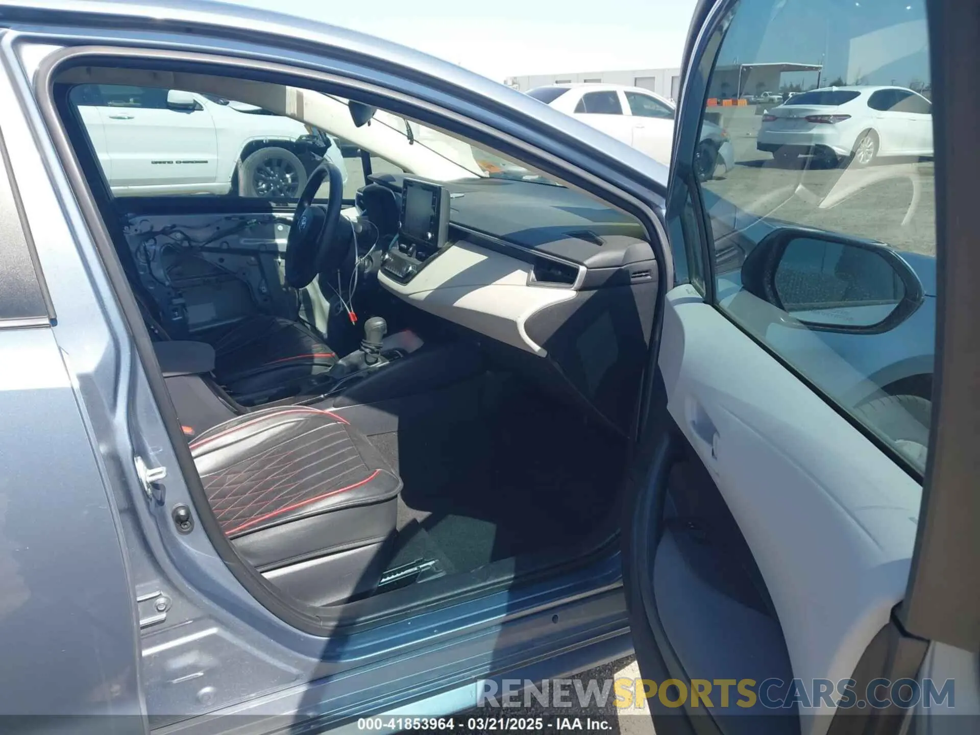5 Photograph of a damaged car 5YFEPMAE4NP296625 TOYOTA COROLLA 2022