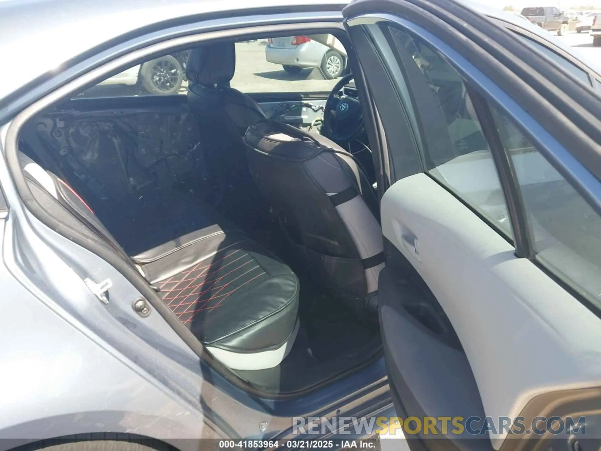 8 Photograph of a damaged car 5YFEPMAE4NP296625 TOYOTA COROLLA 2022