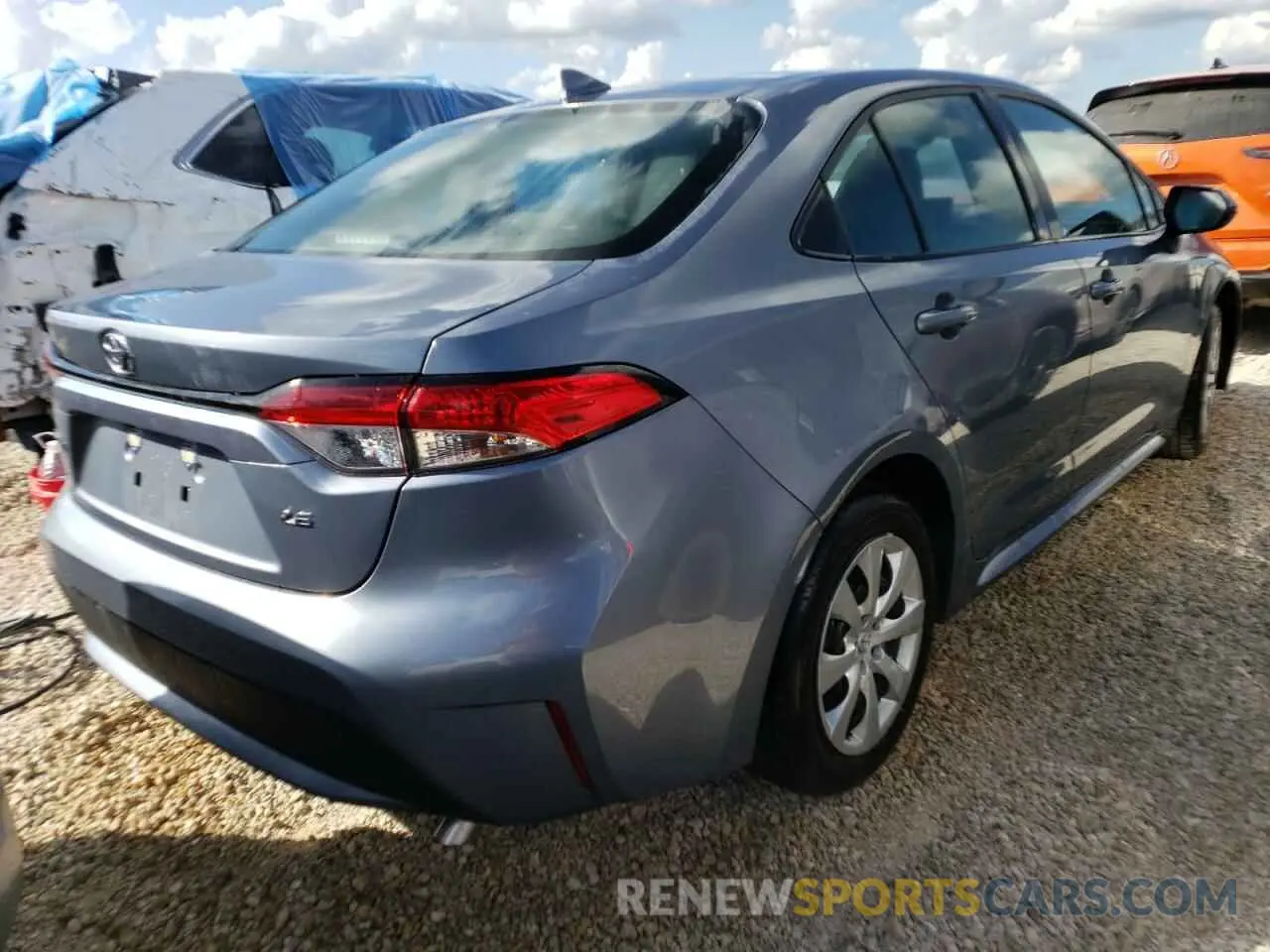 4 Photograph of a damaged car 5YFEPMAE4NP299542 TOYOTA COROLLA 2022