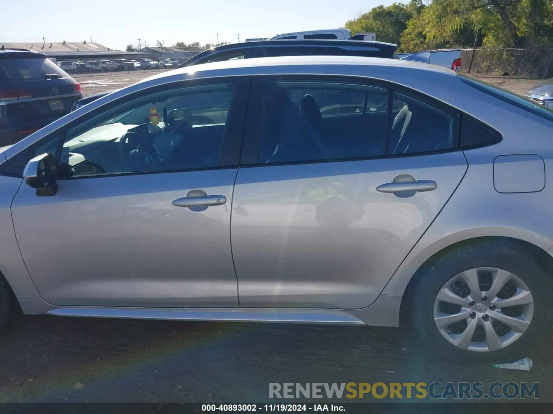 14 Photograph of a damaged car 5YFEPMAE4NP299914 TOYOTA COROLLA 2022