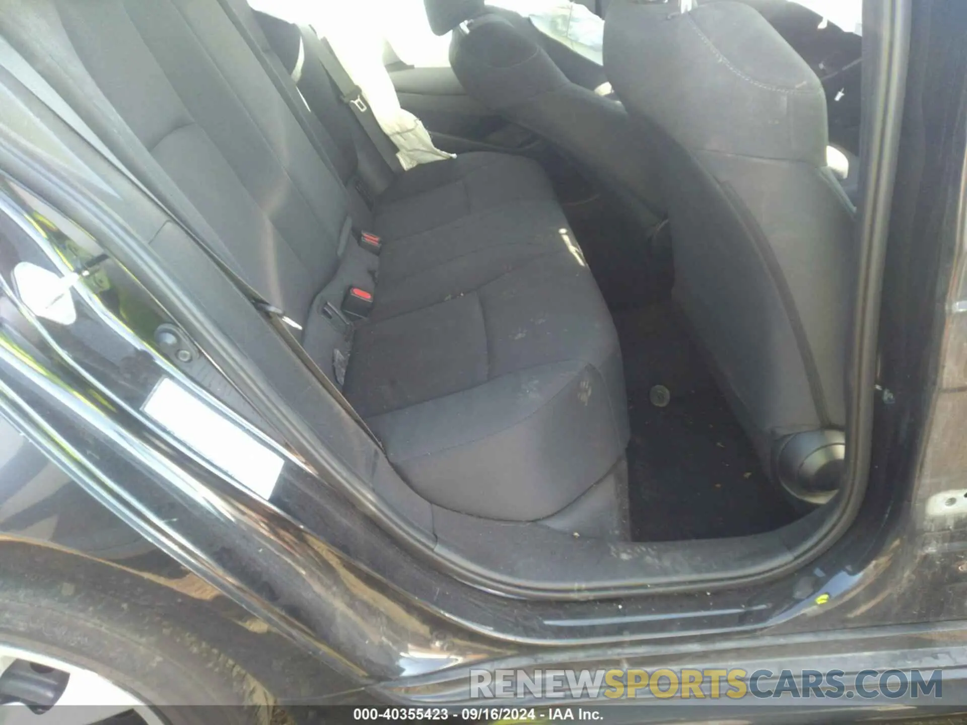 8 Photograph of a damaged car 5YFEPMAE4NP302469 TOYOTA COROLLA 2022
