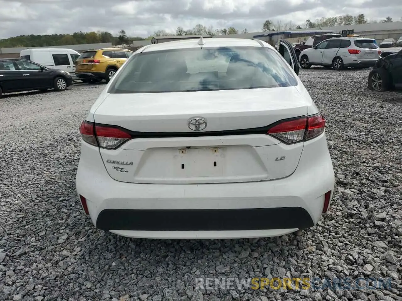 6 Photograph of a damaged car 5YFEPMAE4NP303394 TOYOTA COROLLA 2022