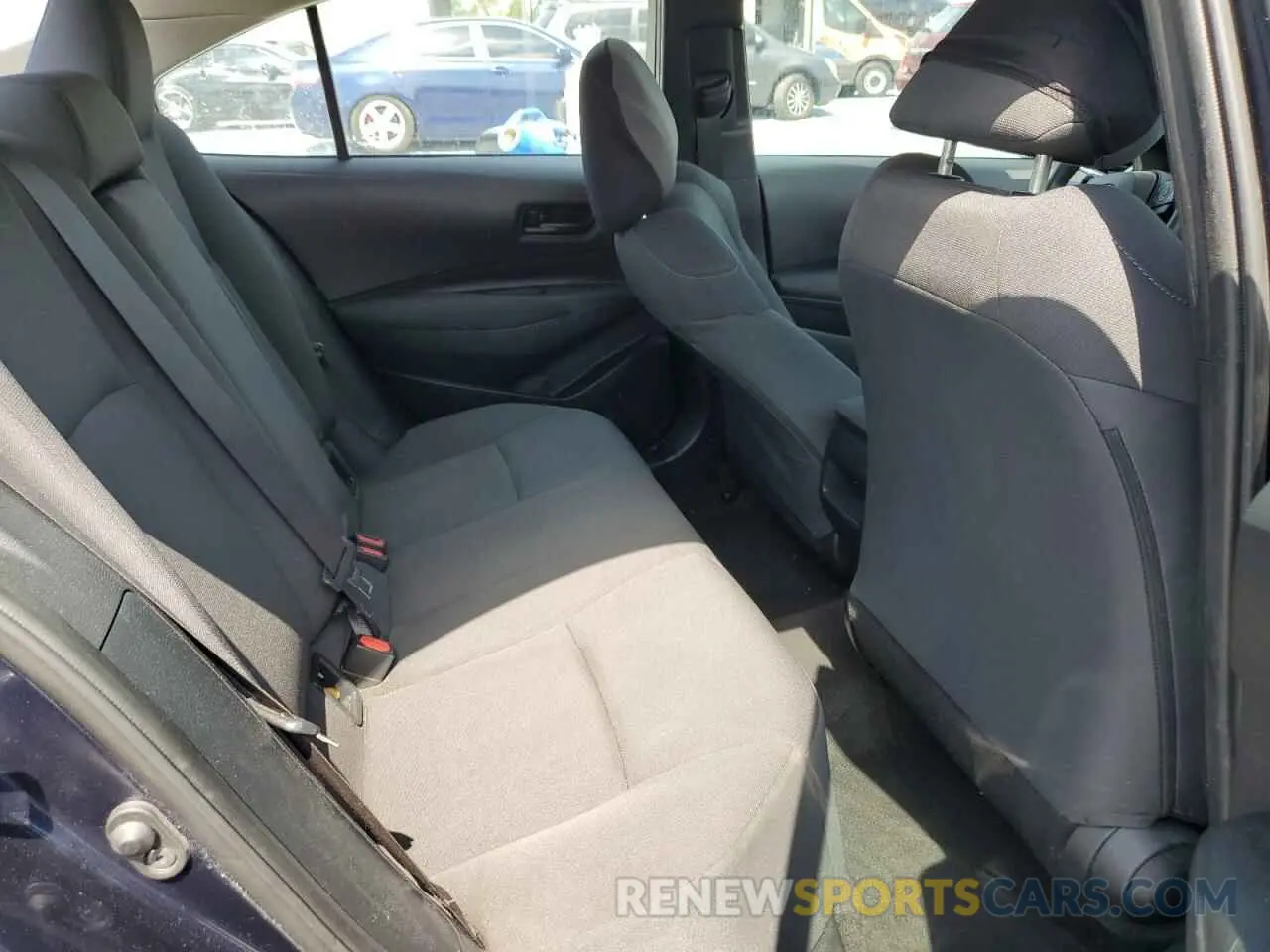 10 Photograph of a damaged car 5YFEPMAE4NP308353 TOYOTA COROLLA 2022