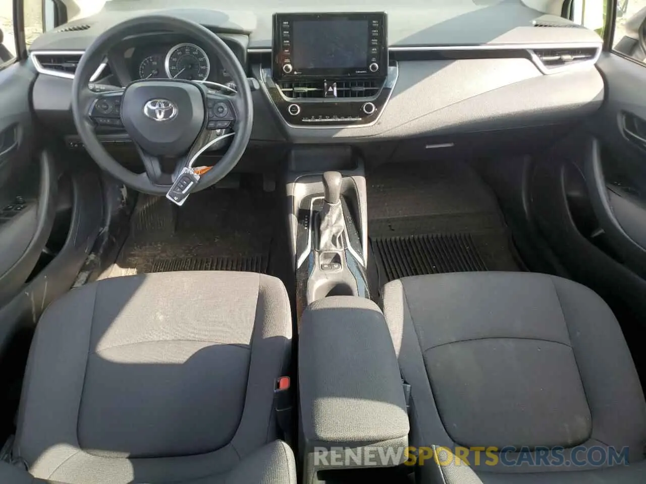 8 Photograph of a damaged car 5YFEPMAE4NP309373 TOYOTA COROLLA 2022