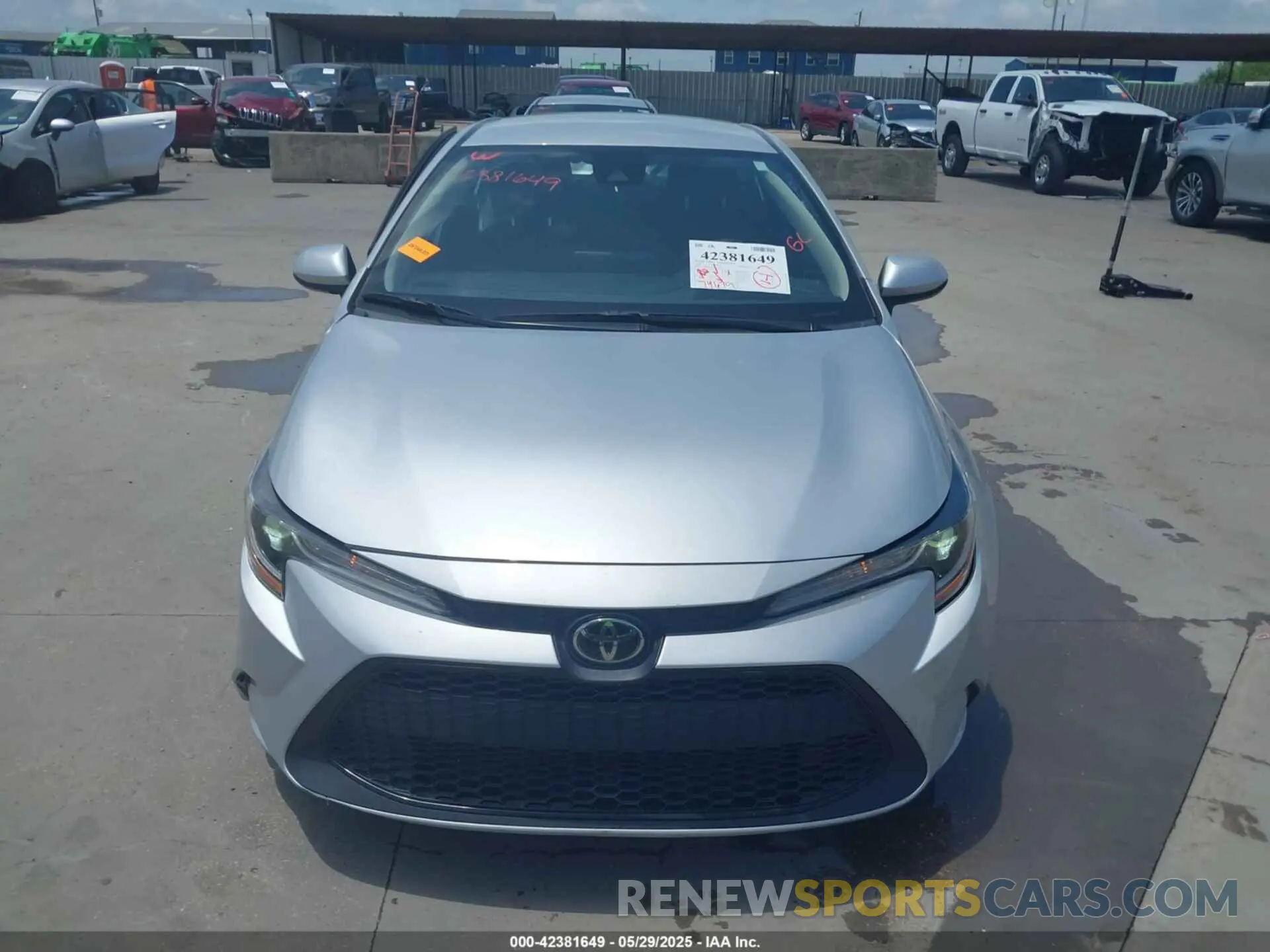 12 Photograph of a damaged car 5YFEPMAE4NP311656 TOYOTA COROLLA 2022