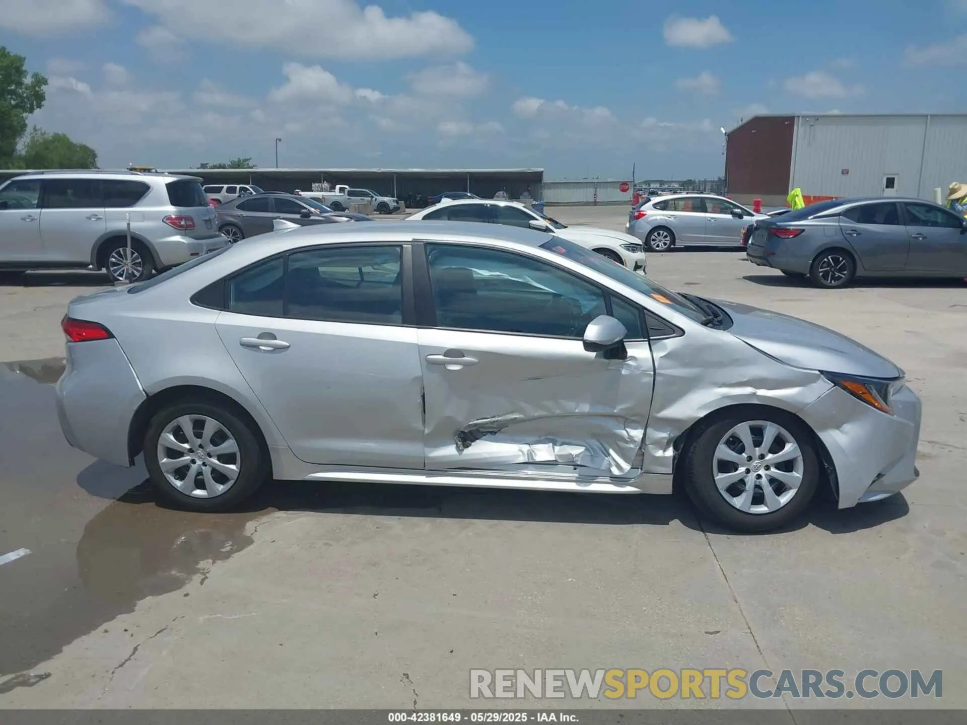 13 Photograph of a damaged car 5YFEPMAE4NP311656 TOYOTA COROLLA 2022