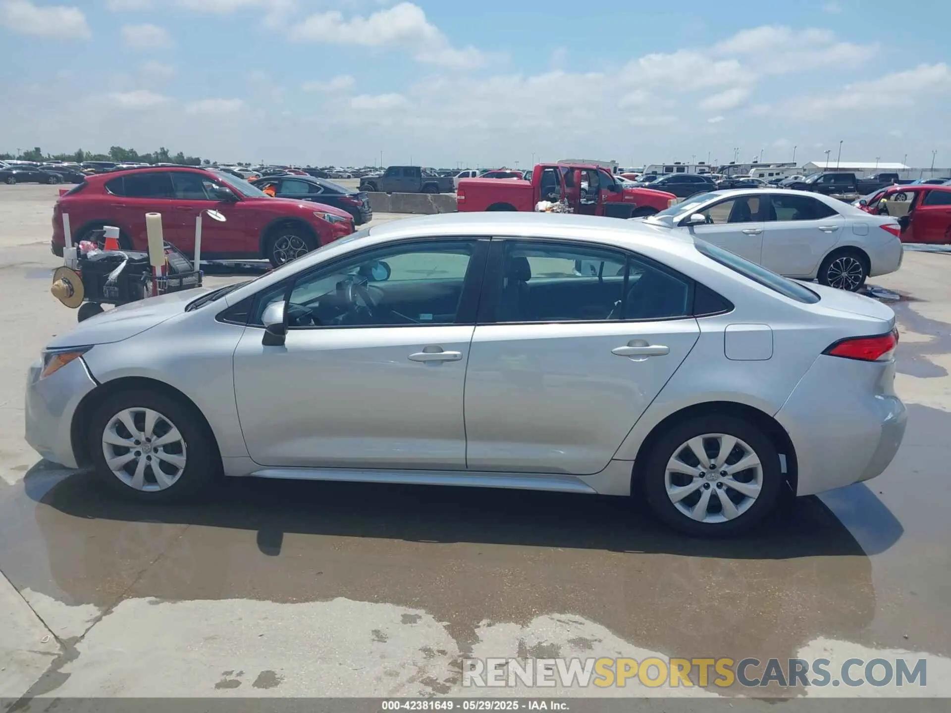 14 Photograph of a damaged car 5YFEPMAE4NP311656 TOYOTA COROLLA 2022