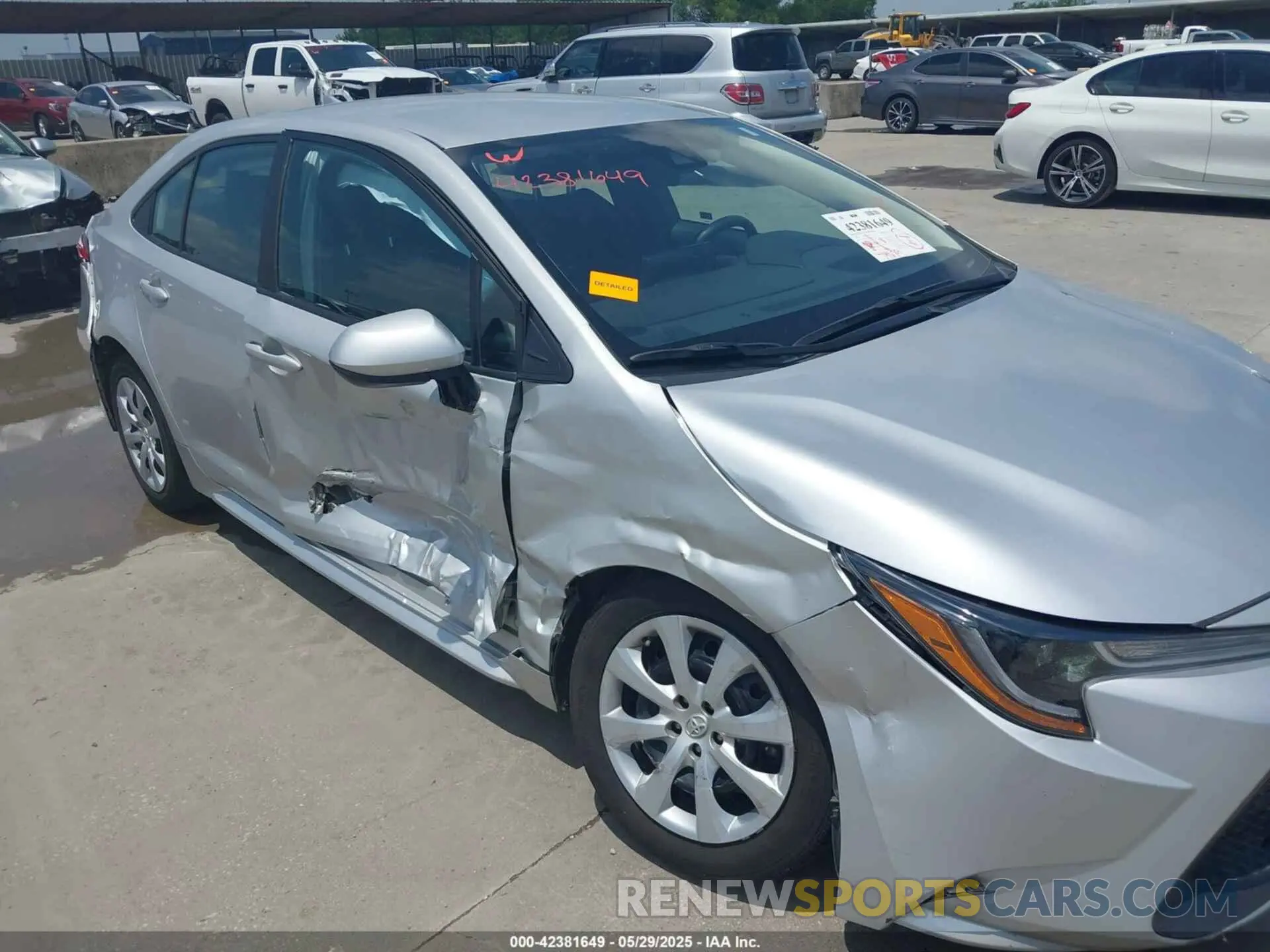 6 Photograph of a damaged car 5YFEPMAE4NP311656 TOYOTA COROLLA 2022
